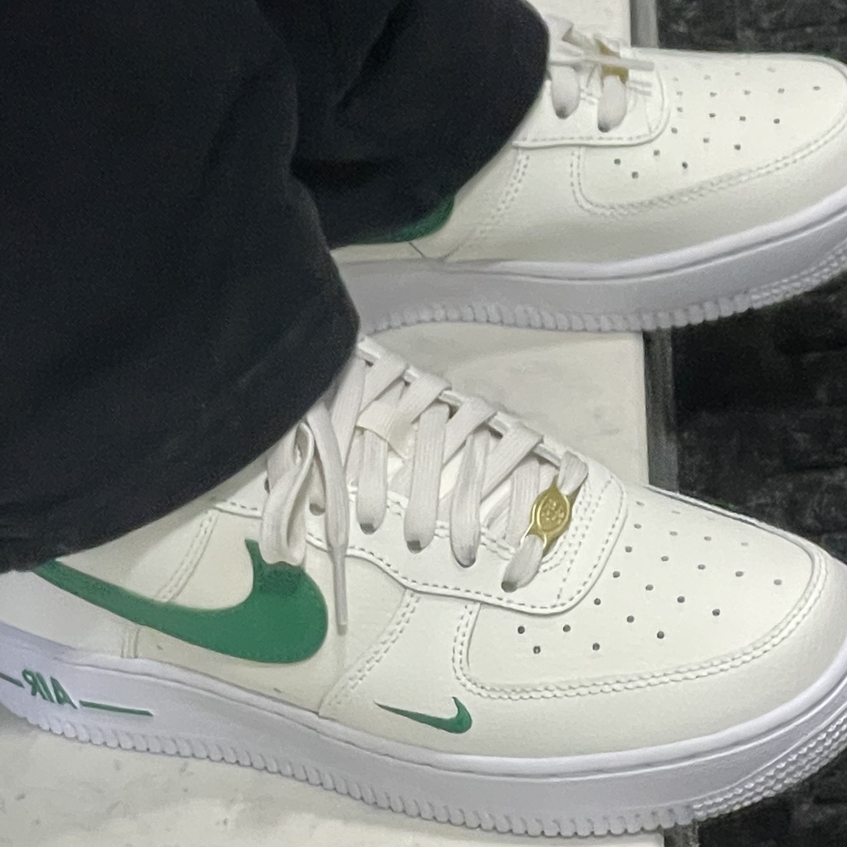 (W) Nike Air Force 1 '07 SE 40th Anniversary Join Forces Sail Malachite 착용 스타일 - 2