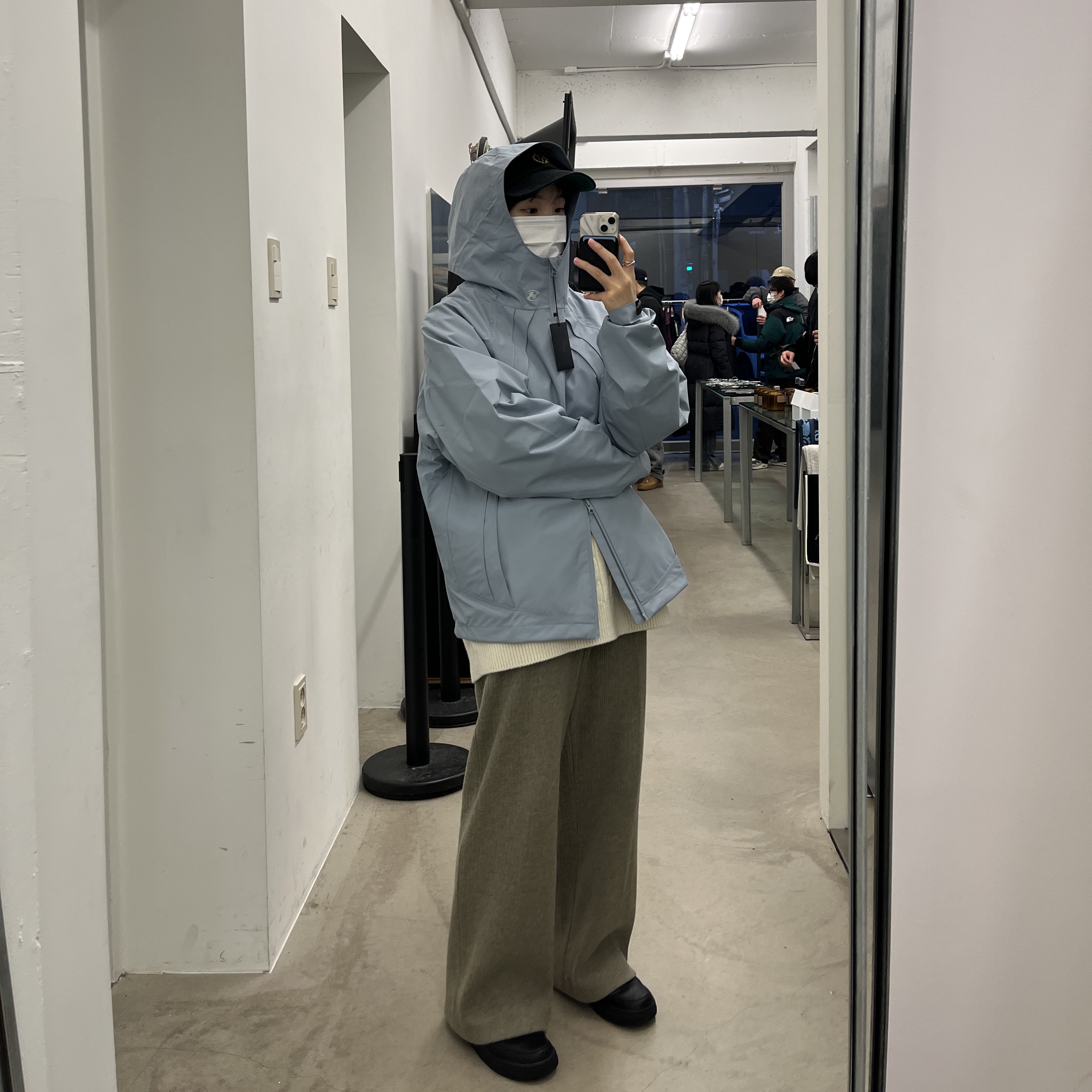 Sansan Gear Windblock Jacket Sky Blue - 22FW, (W) Nike Air Force 1 '07 Low Triple Black 착용 스타일 - 2