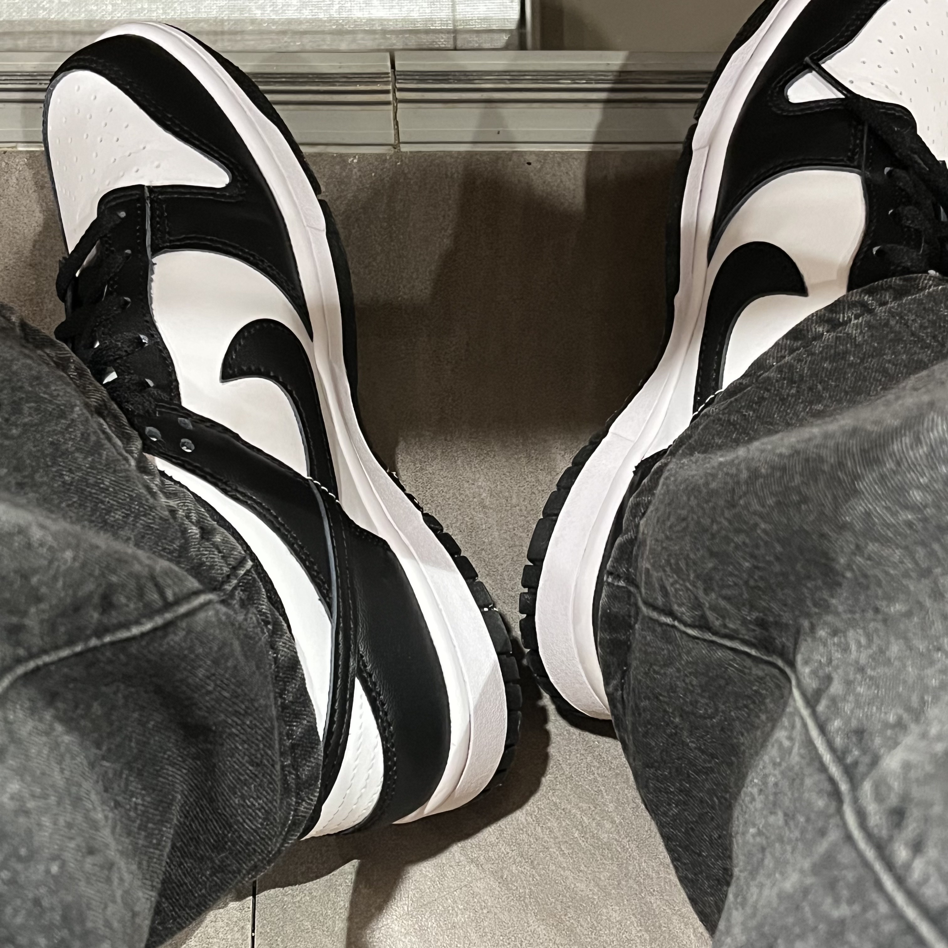 (GS) Nike Dunk Low Black 착용 스타일