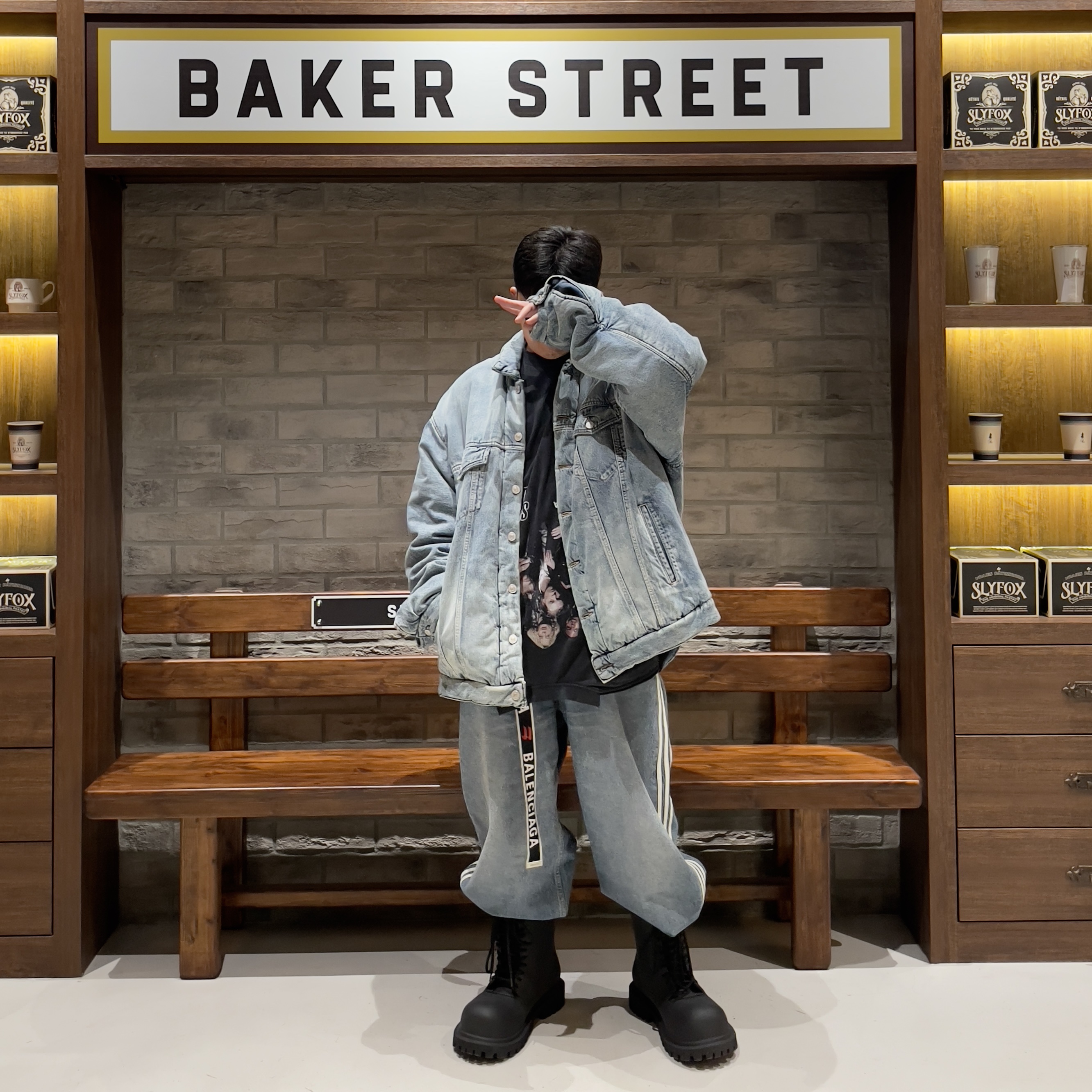 Balenciaga x Adidas Large Baggy Trousers Blue, Balenciaga XL Army Boots Full Eva Black 착용 스타일