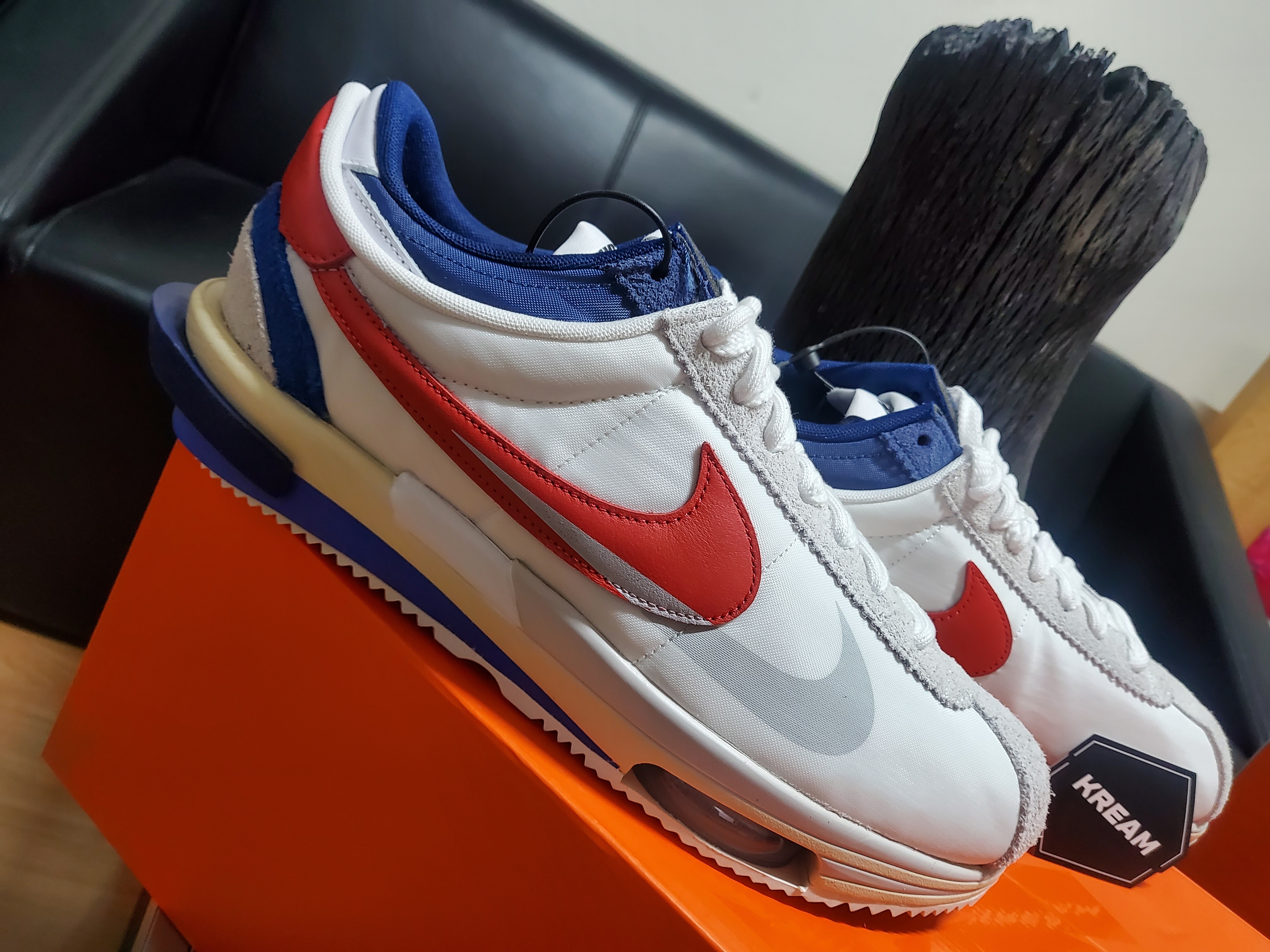 Nike x Sacai Zoom Cortez SP White and University Red 착용 스타일