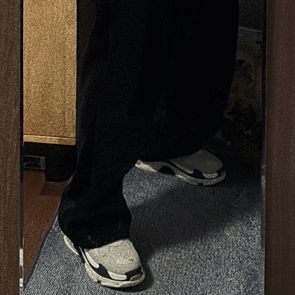 The North Face 1996 Retro Nuptse Jacket Dark Oak, Balenciaga Triple S Vanille 2018 착용 스타일 - 2