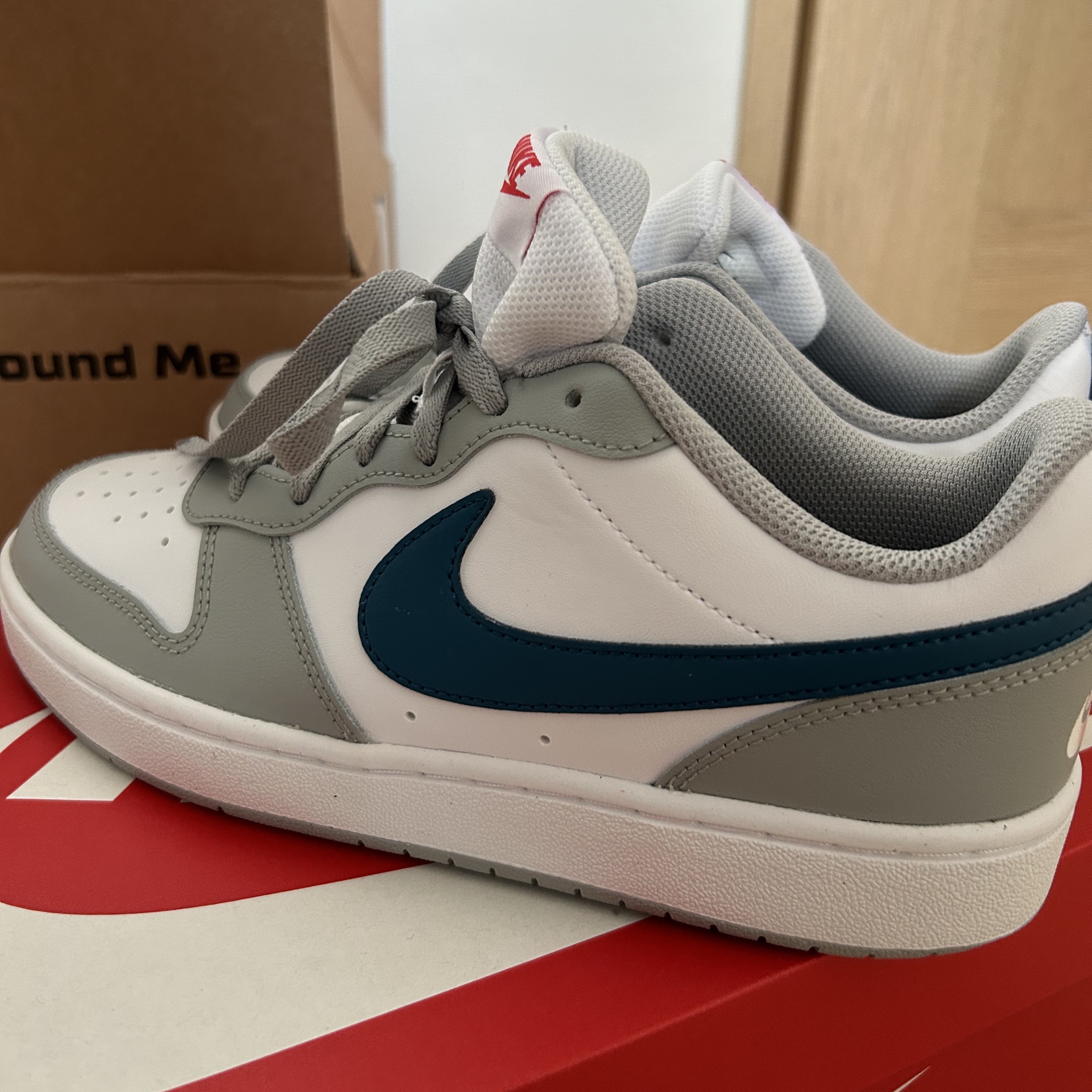 (GS) Nike Court Borough Low 2 Light Smoke Grey 착용 스타일 - 1