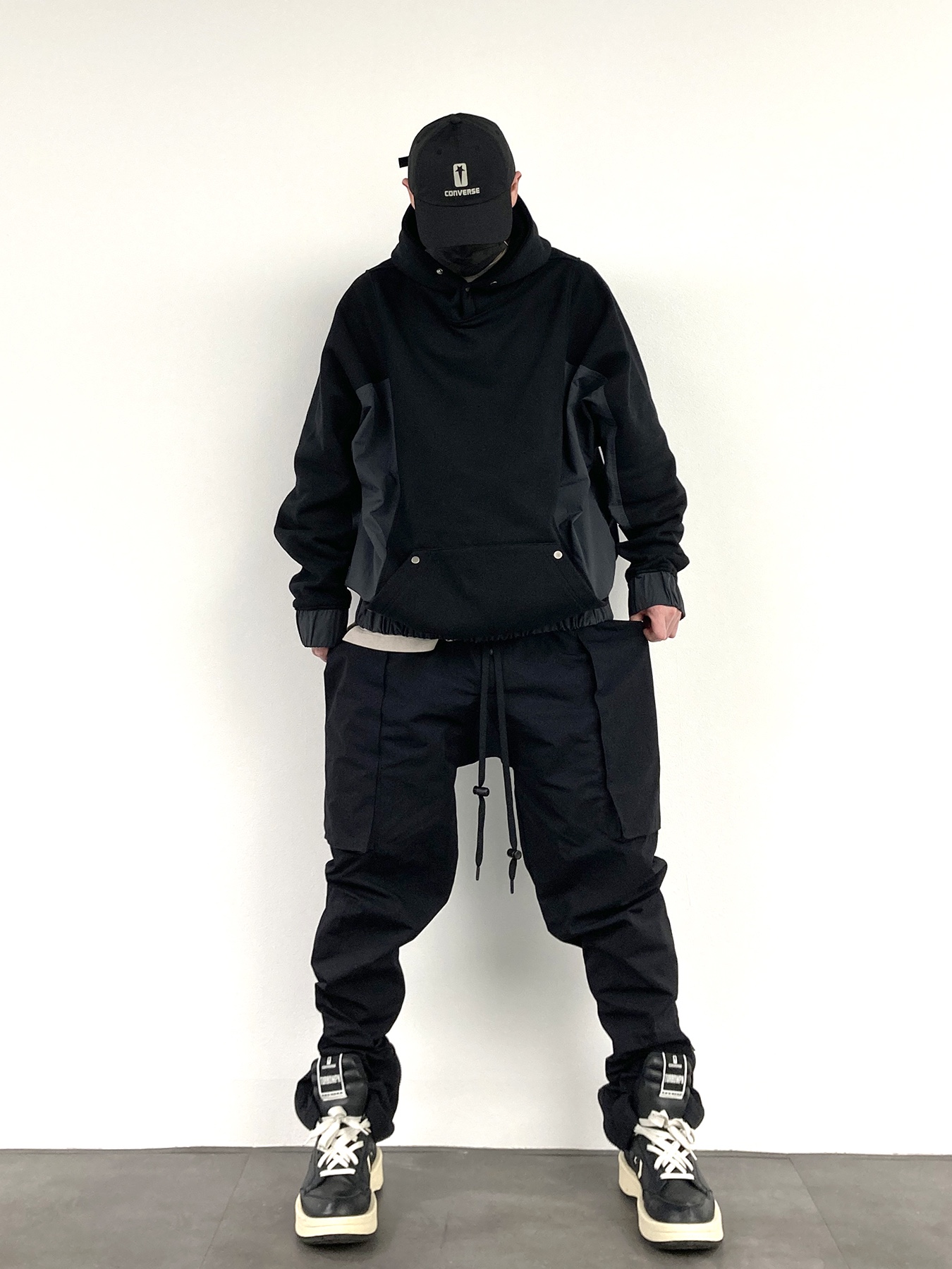 Converse x Drkshdw Turbowpn Black Cream 착용 스타일 - 5