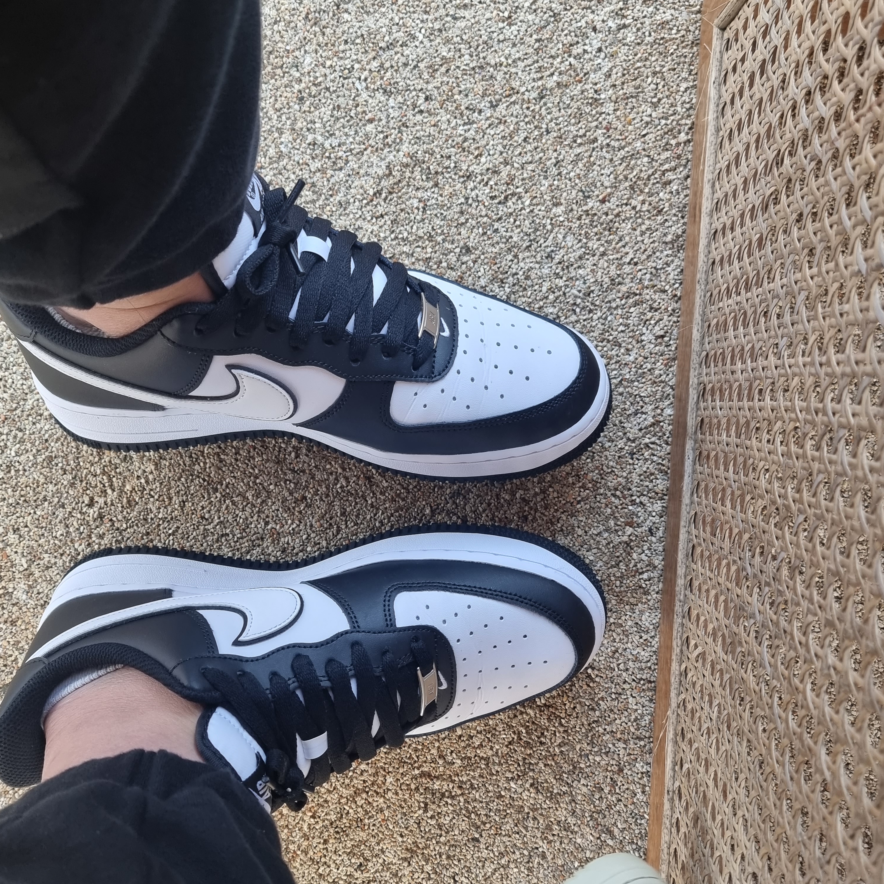 Nike Air Force 1 '07 Black White 착용 스타일