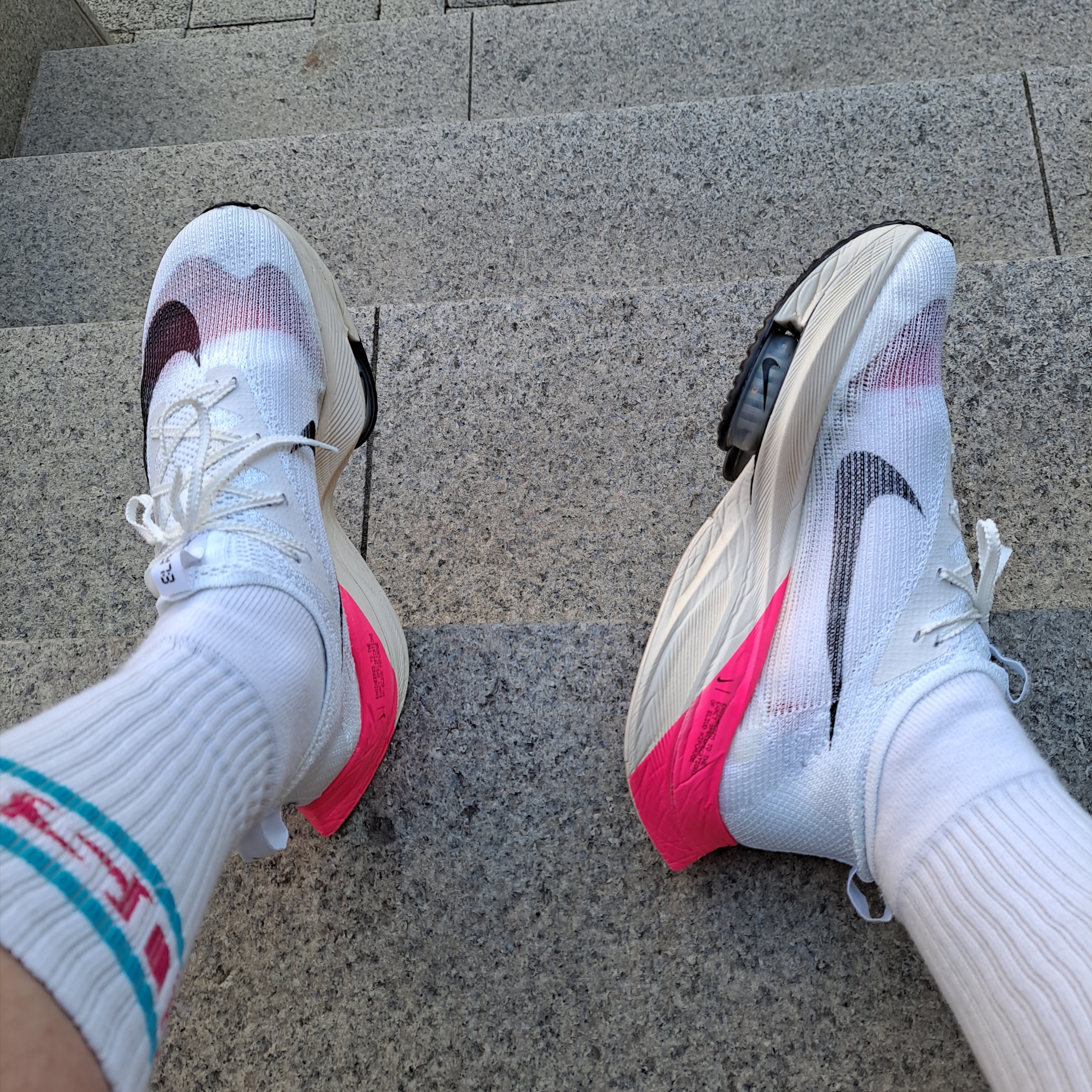 Nike Air Zoom Alphafly Next% Eliud Kipchoge Pink Blast, Nike x Patta Aerobill Cap Brown 착용 스타일 - 2