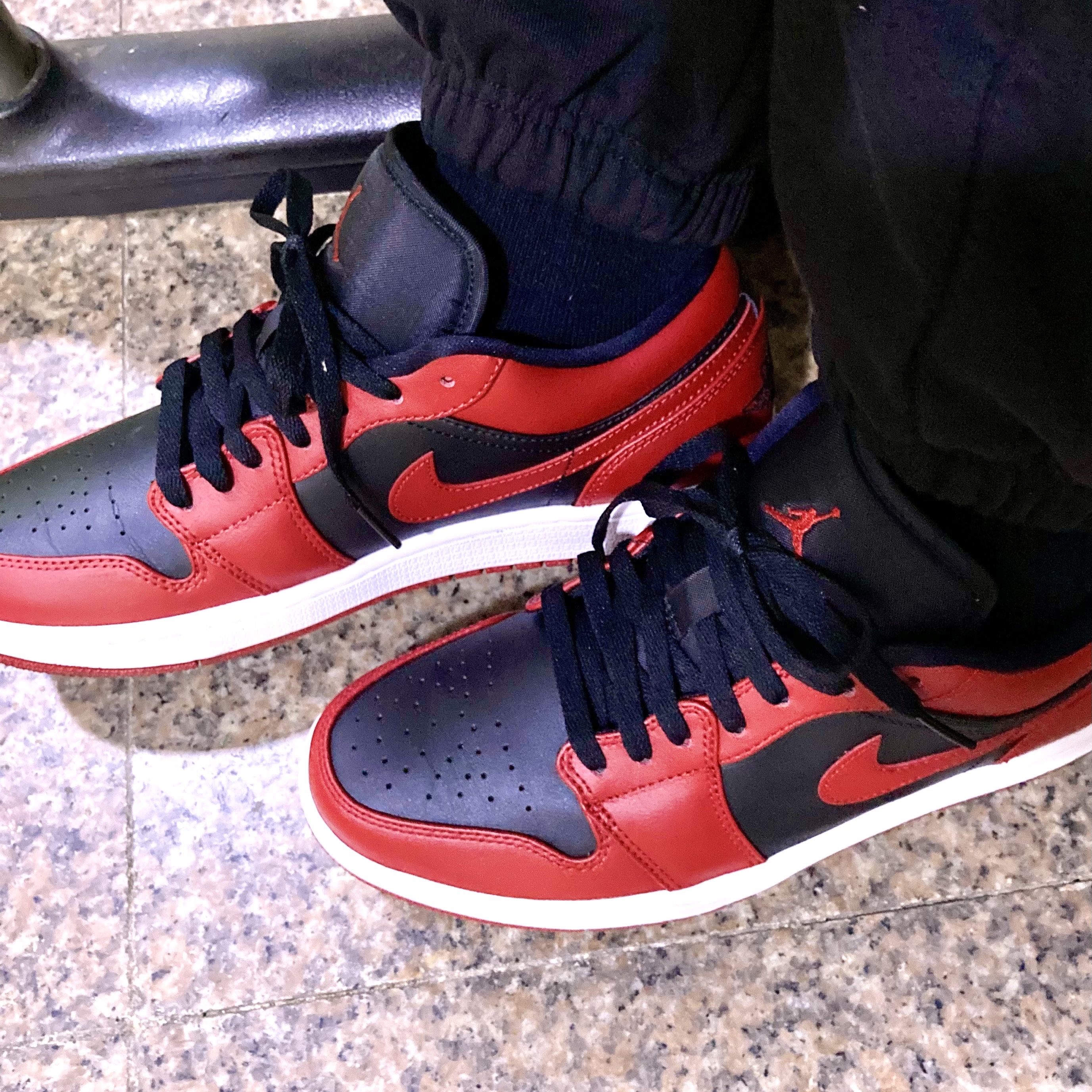 Jordan 1 Low Varsity Red 착용 스타일