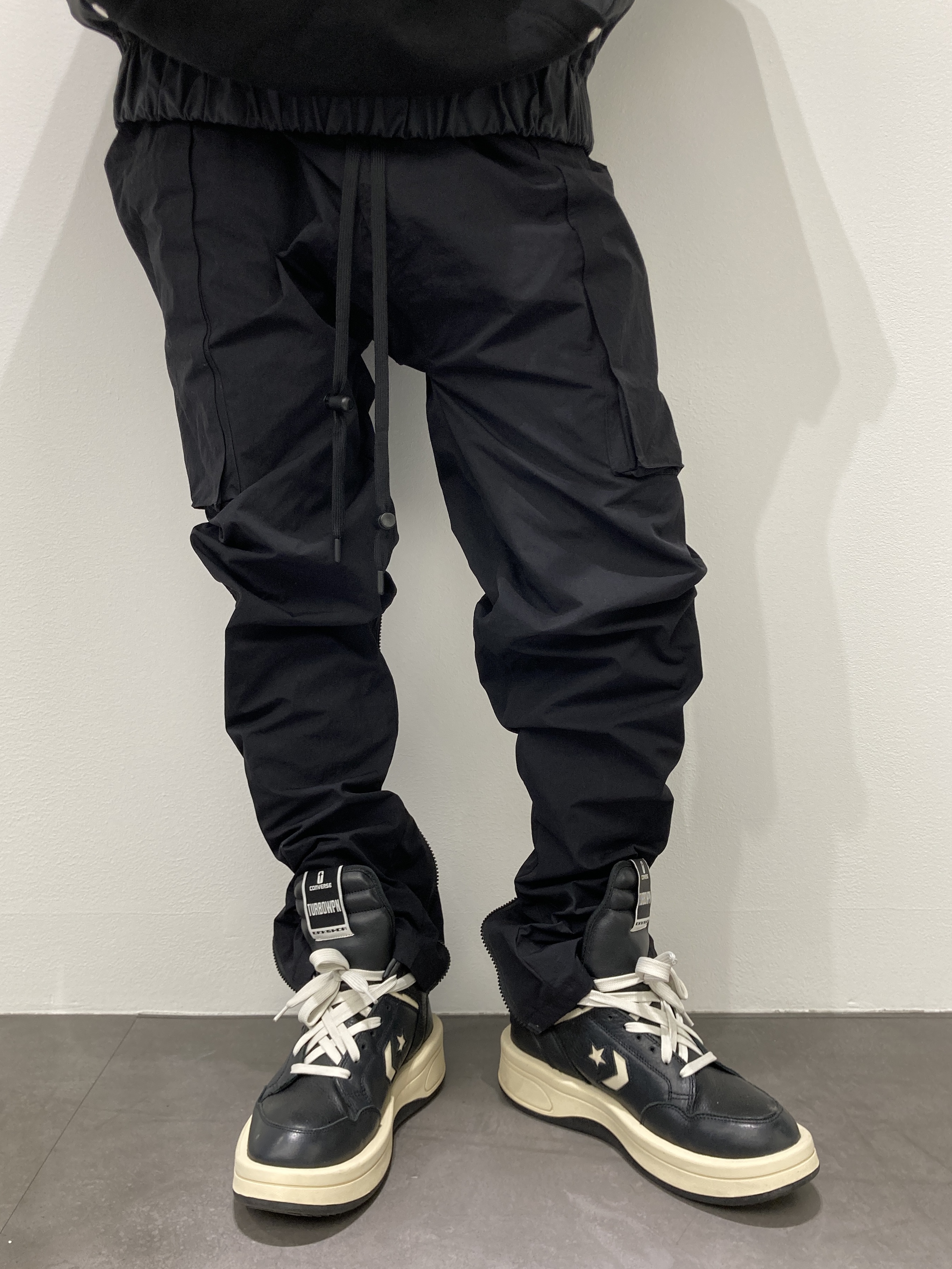 Converse x Drkshdw Turbowpn Black Cream 착용 스타일 - 4