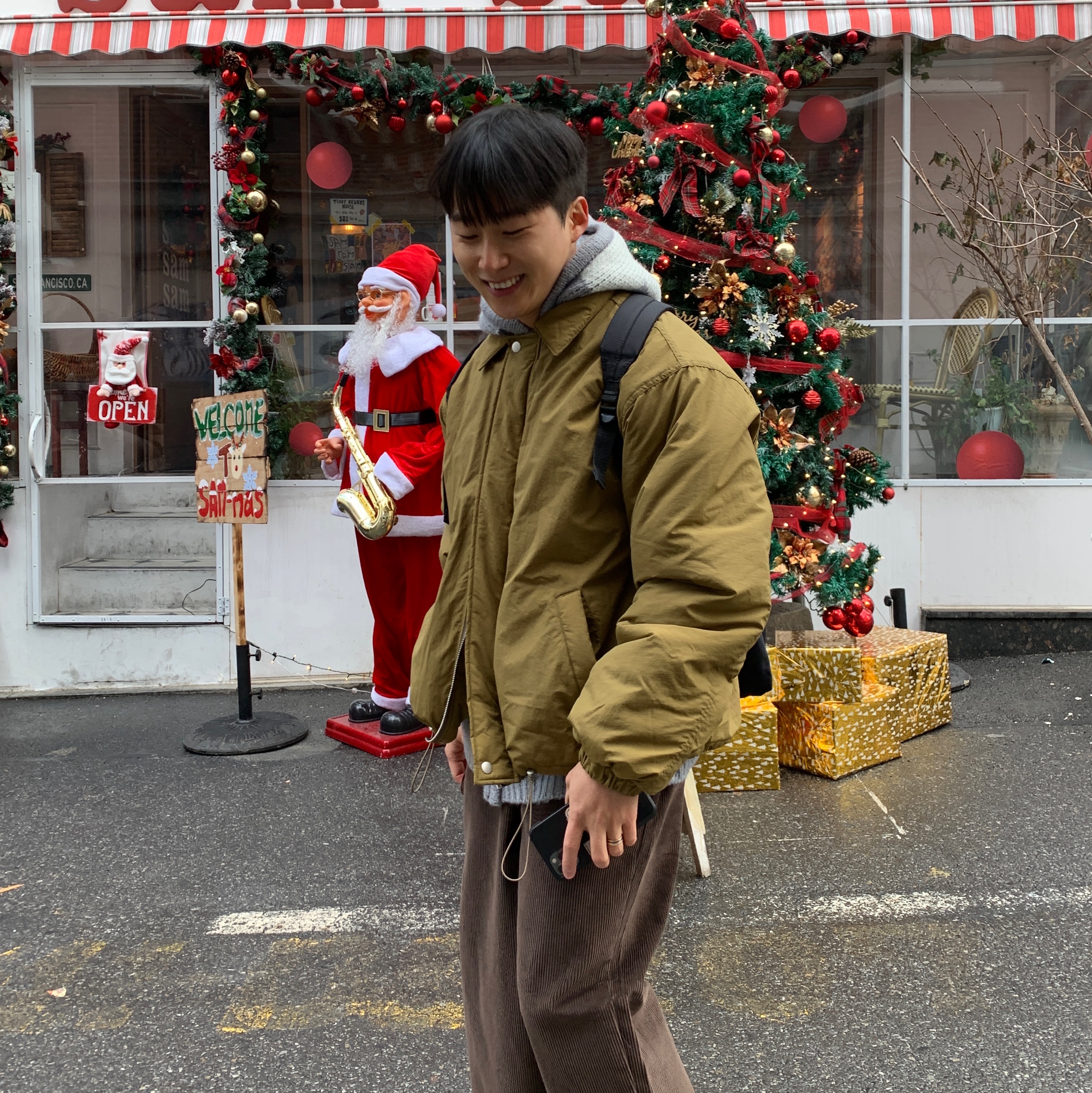 Clarks Wallabee Maple Suede 착용 스타일 - 2