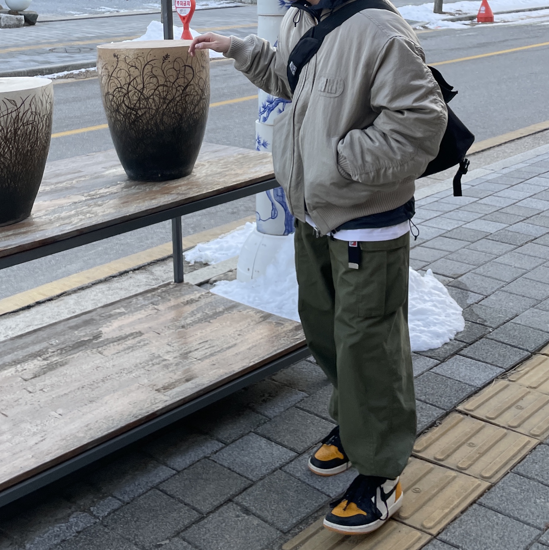 Dada Bomber Jacket Grey 착용 스타일 - 2