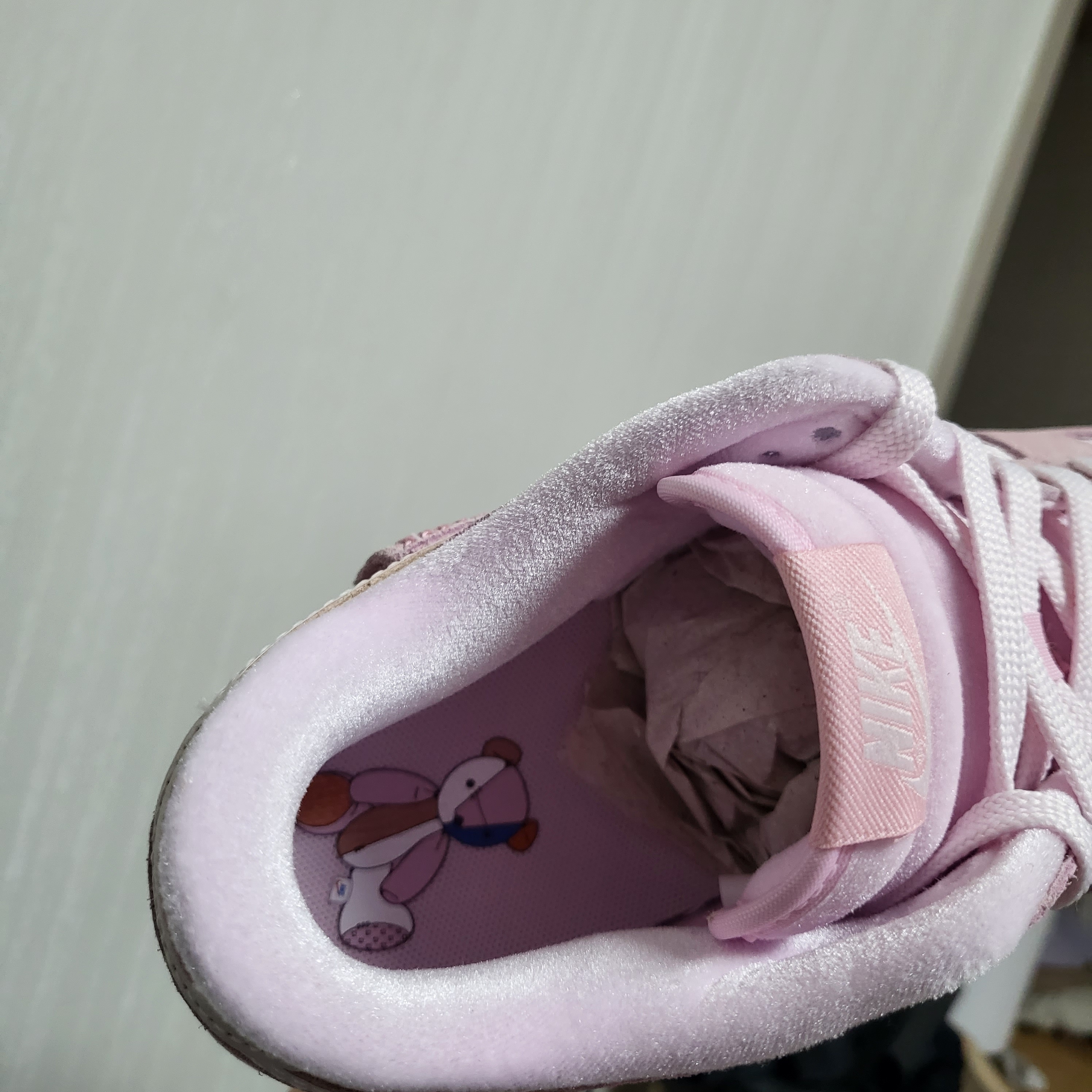 (W) Nike Dunk Low SE Light Soft Pink 착용 스타일 - 2