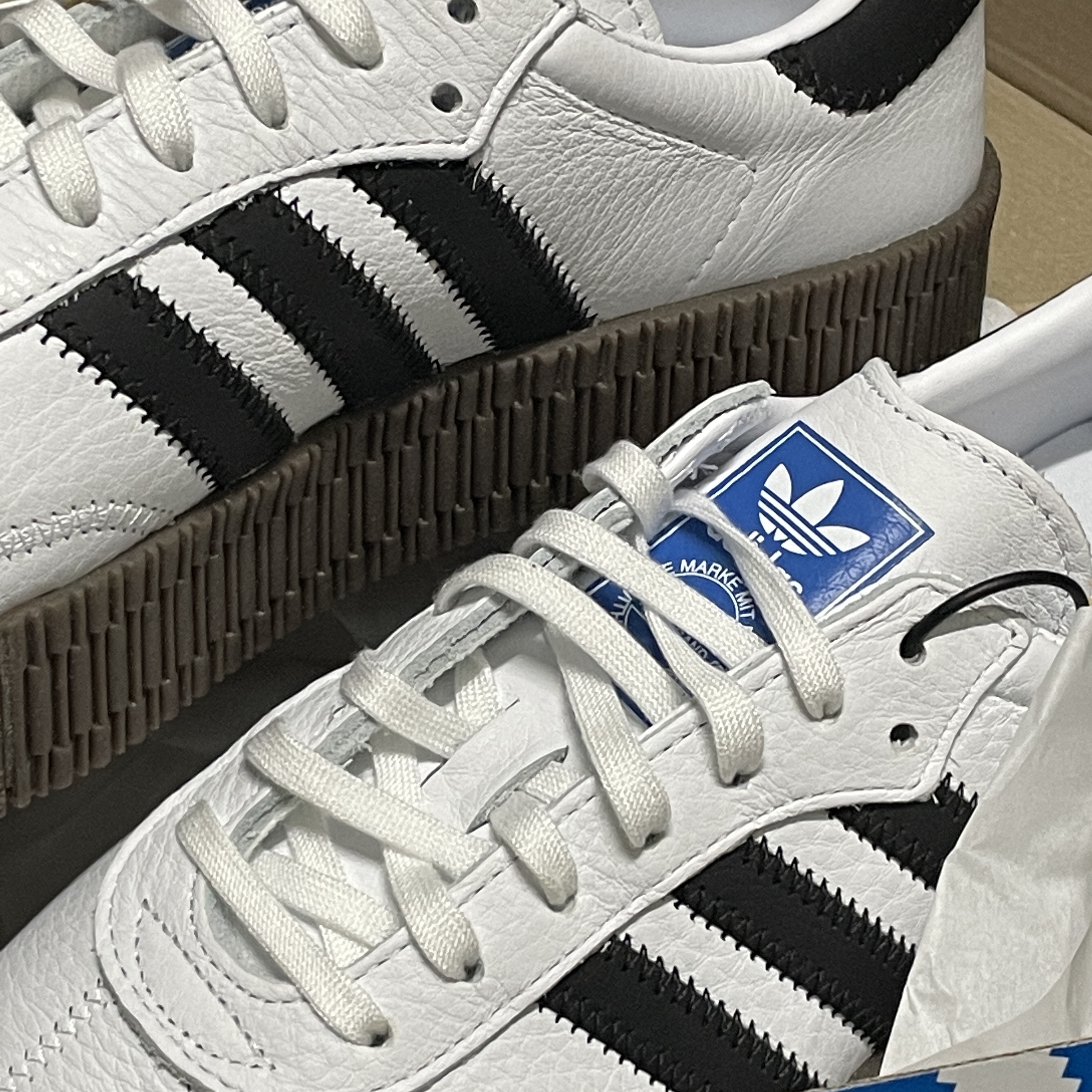 (W) Adidas Sambarose White Black Gum 착용 스타일