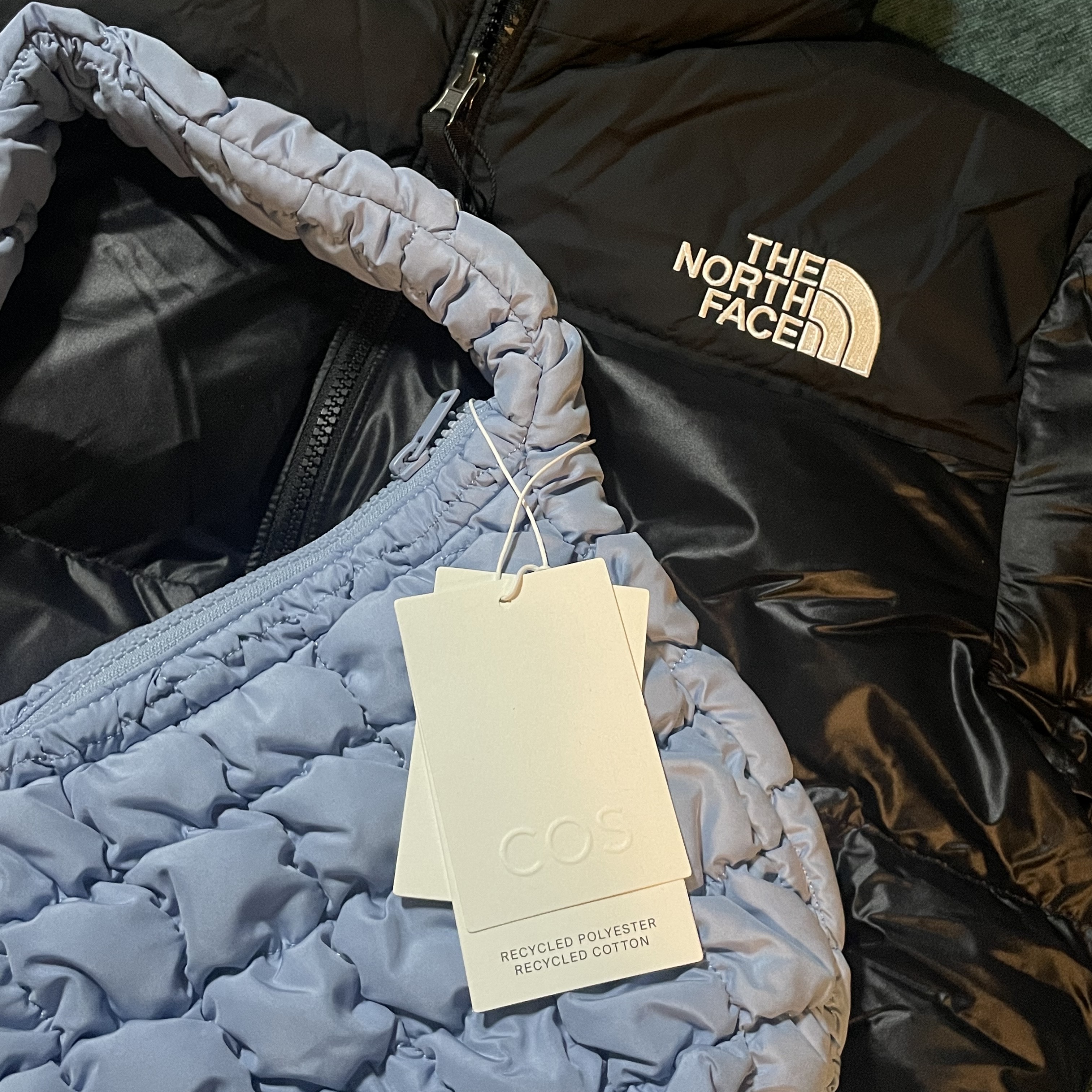 COS Quilted Mini Bag Light Blue, (W) The North Face Nuptse Hybrid Down Ball Jacket Black 착용 스타일