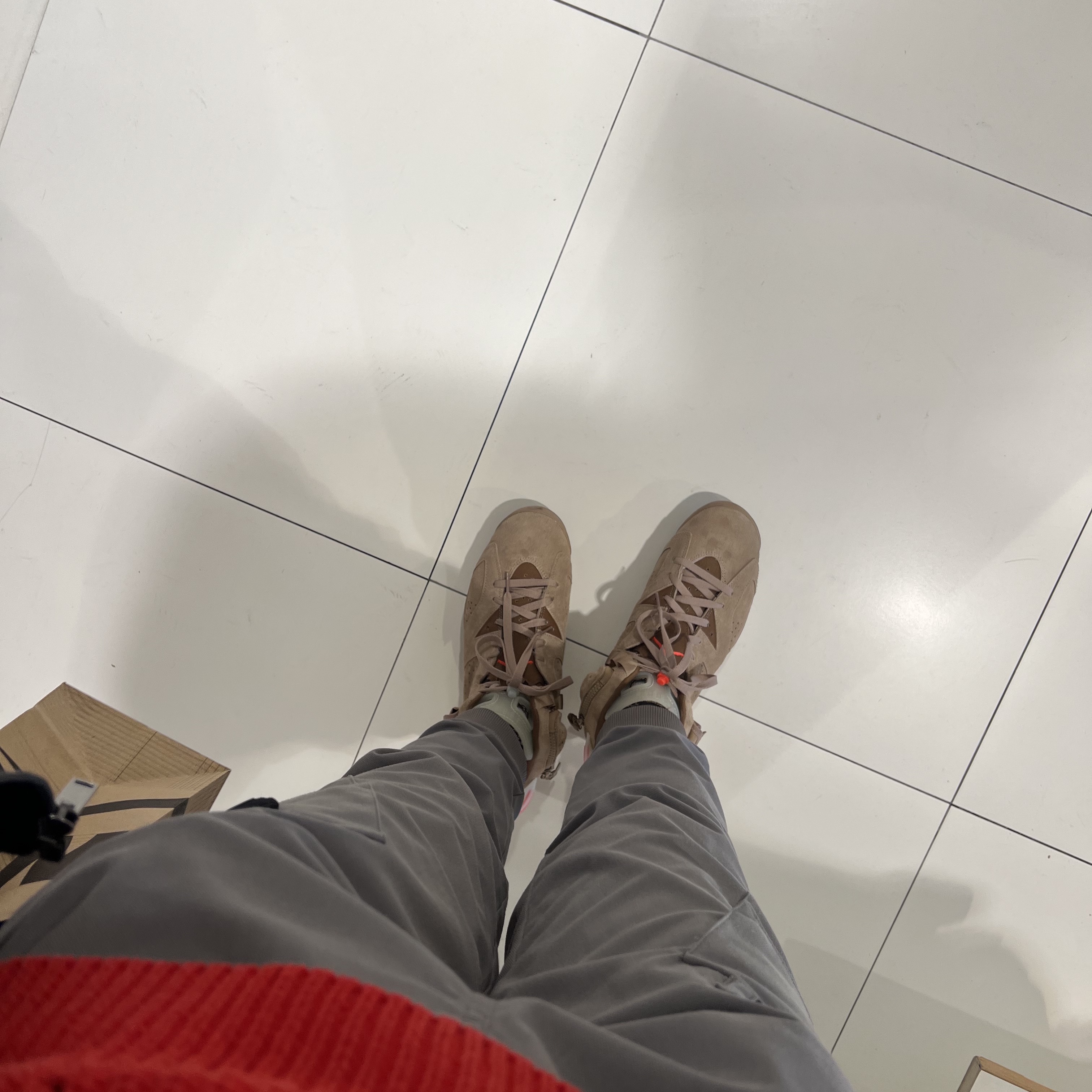 Jordan 6 x Travis Scott Retro SP British Khaki 착용 스타일 - 2