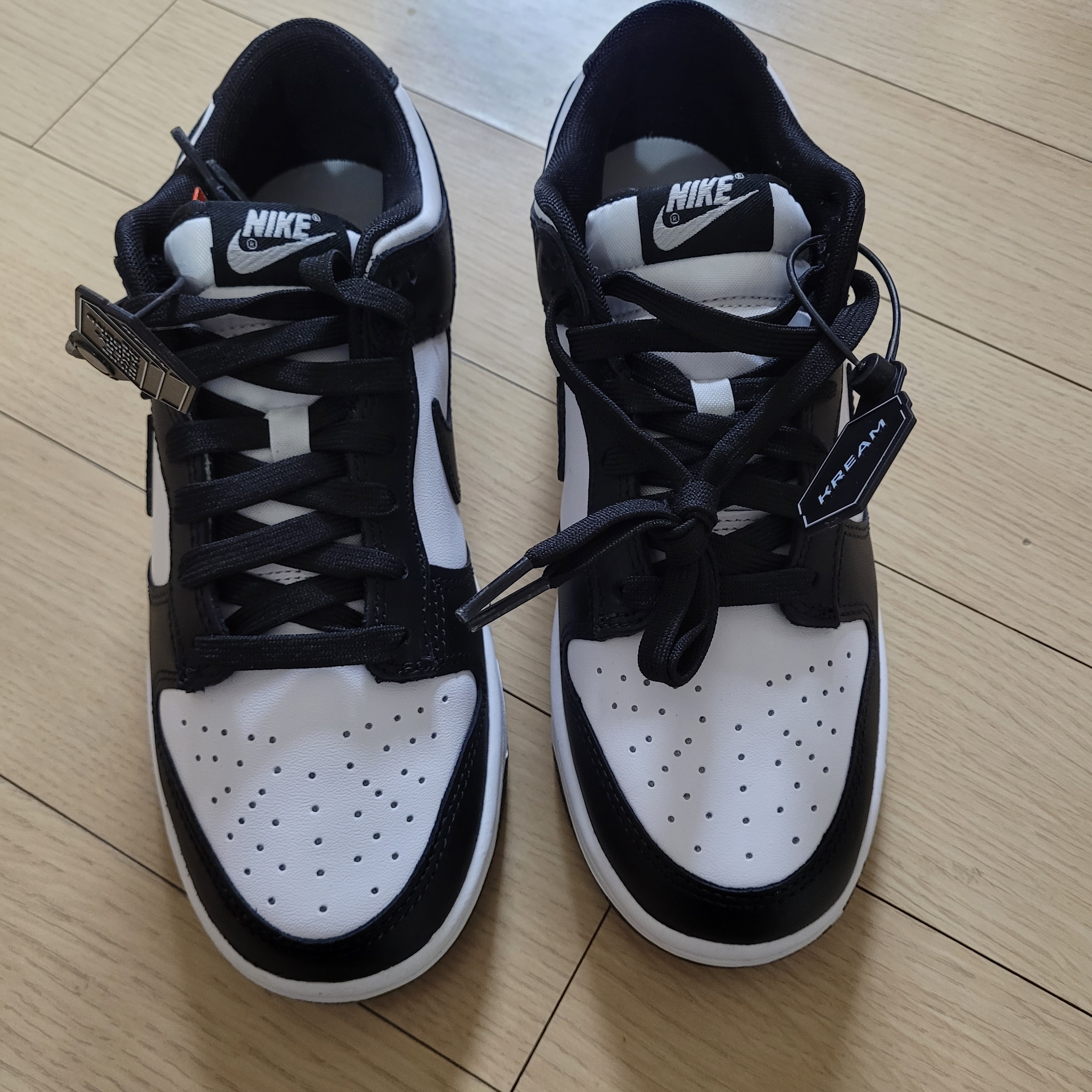 Nike Dunk Low Retro Black 착용 스타일 - 3