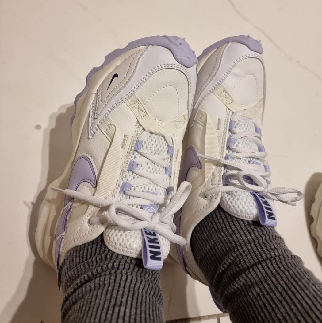 (W) Nike TC 7900 Summit White 착용 스타일 - 1