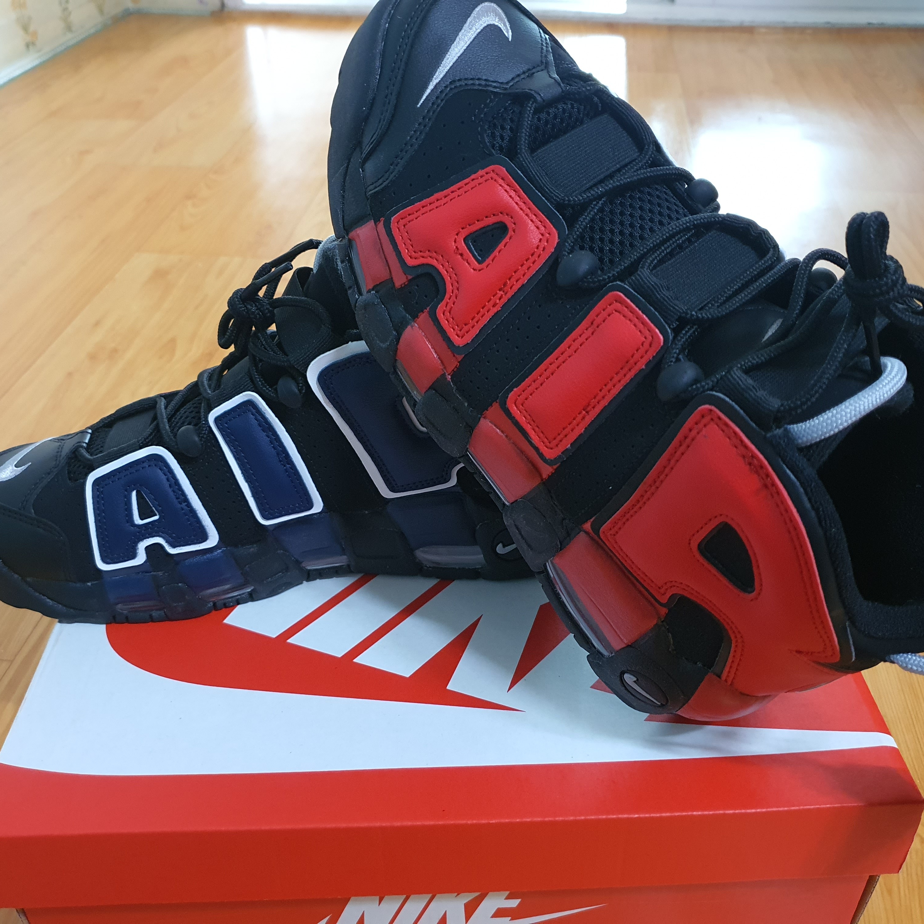 Nike Air More Uptempo 96 Black University Red 착용 스타일 - 1