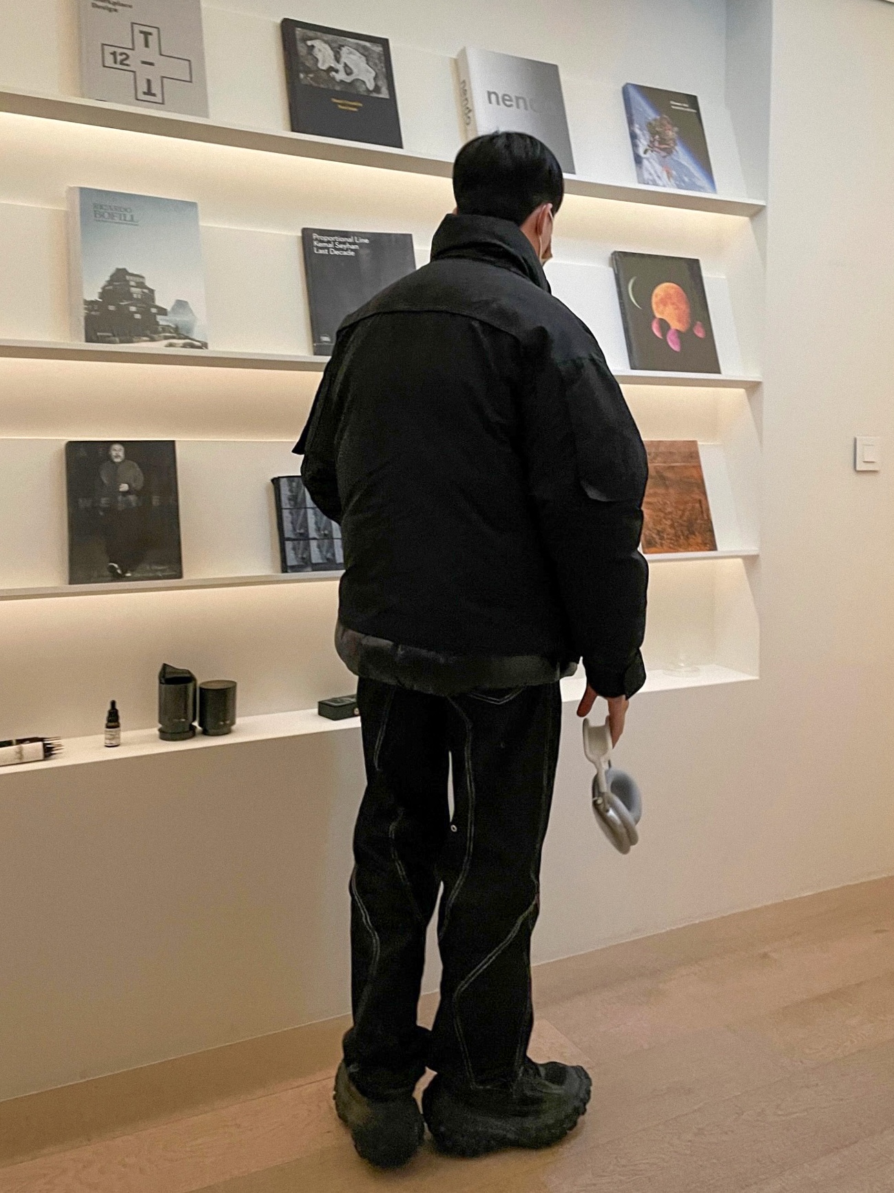 Juun.J Layered Mid Length Down Jumper Black - 22FW, Balenciaga Defender Sneakers Black 착용 스타일 - 2
