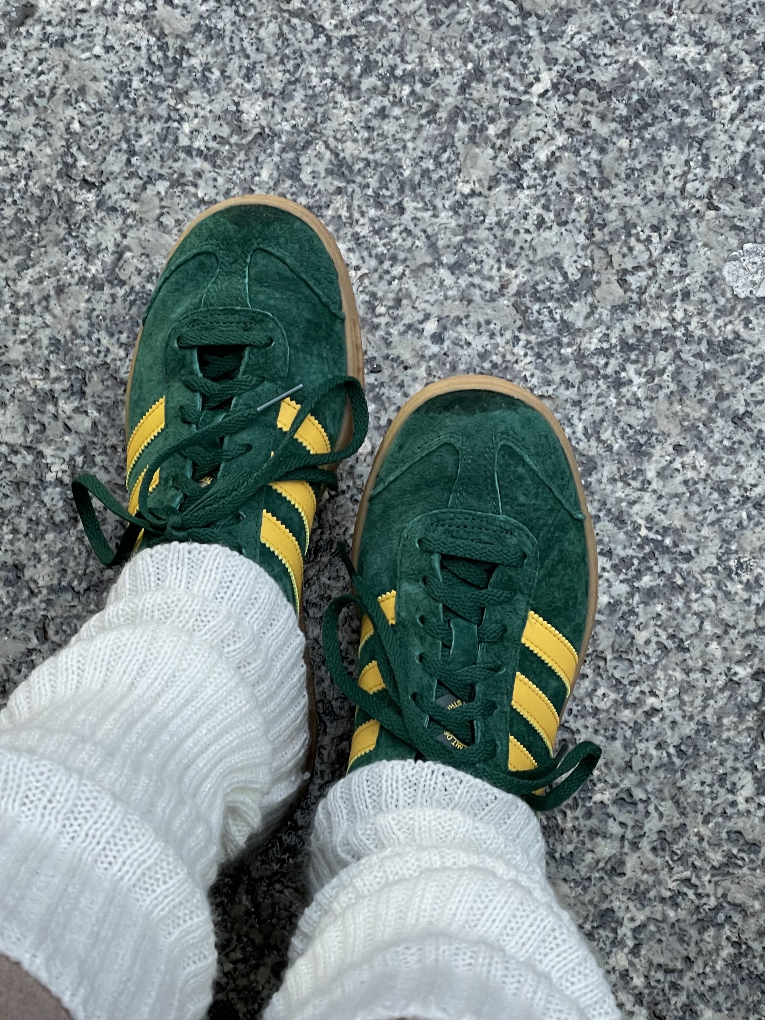 Adidas City Series Hamburg Collegiate Green Bold Gold 착용 스타일 - 5