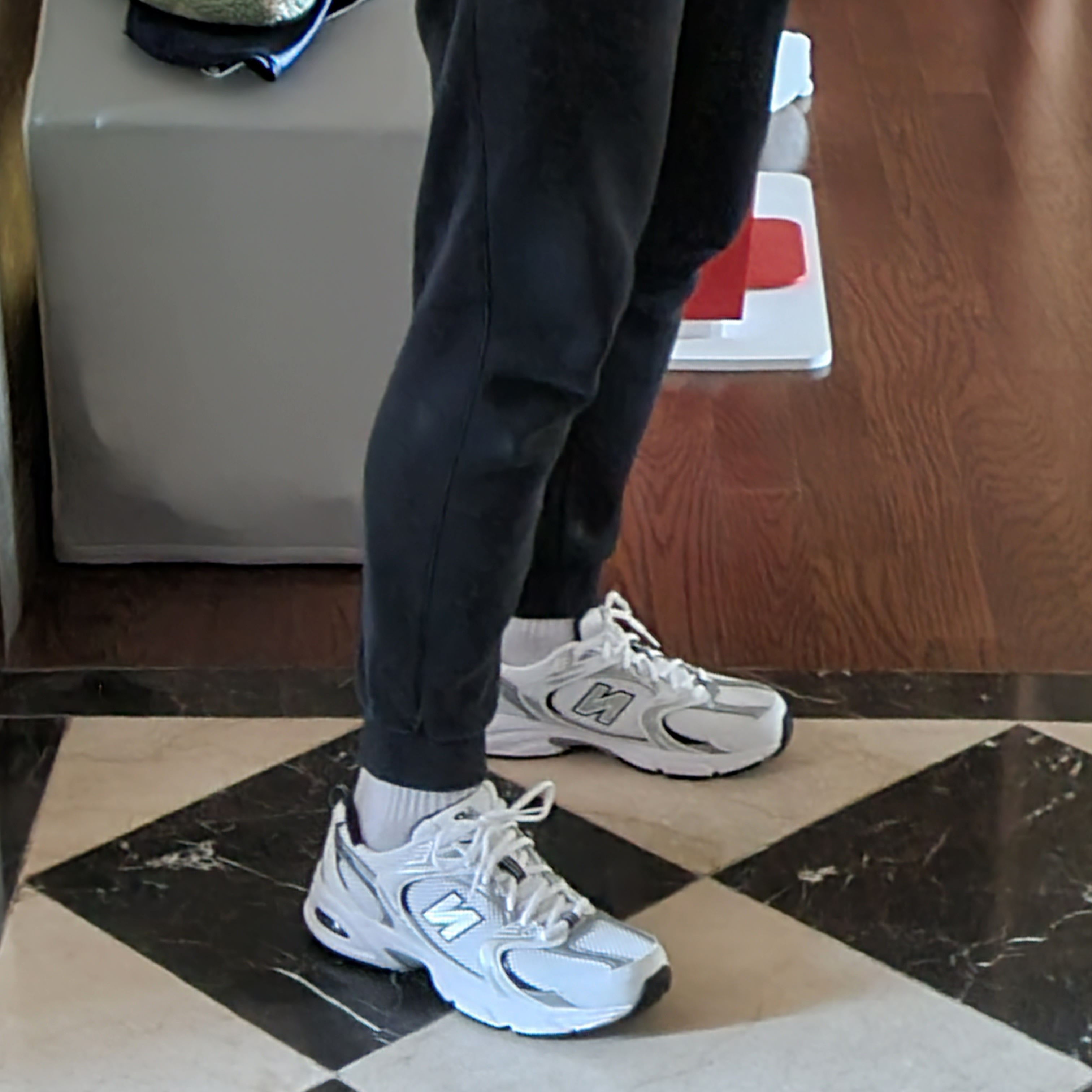 New Balance 530 White 착용 스타일 - 2