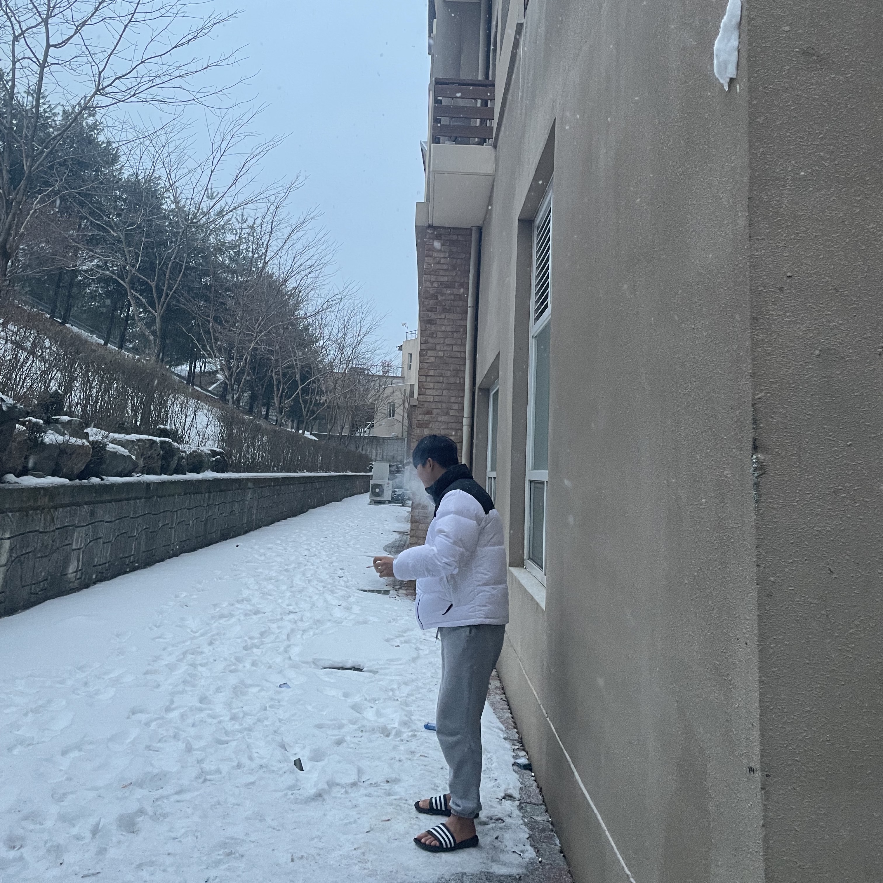 The North Face 1996 Eco Nuptse Jacket White 착용 스타일 - 4