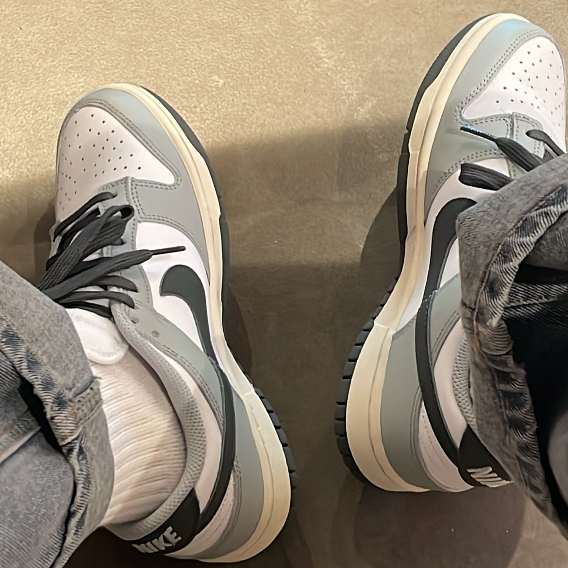(W) Nike Dunk Low Light Smoke Grey 착용 스타일