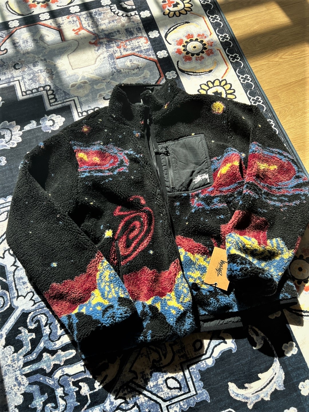 Stussy Cosmos Reversible Jacket Multi 착용 스타일