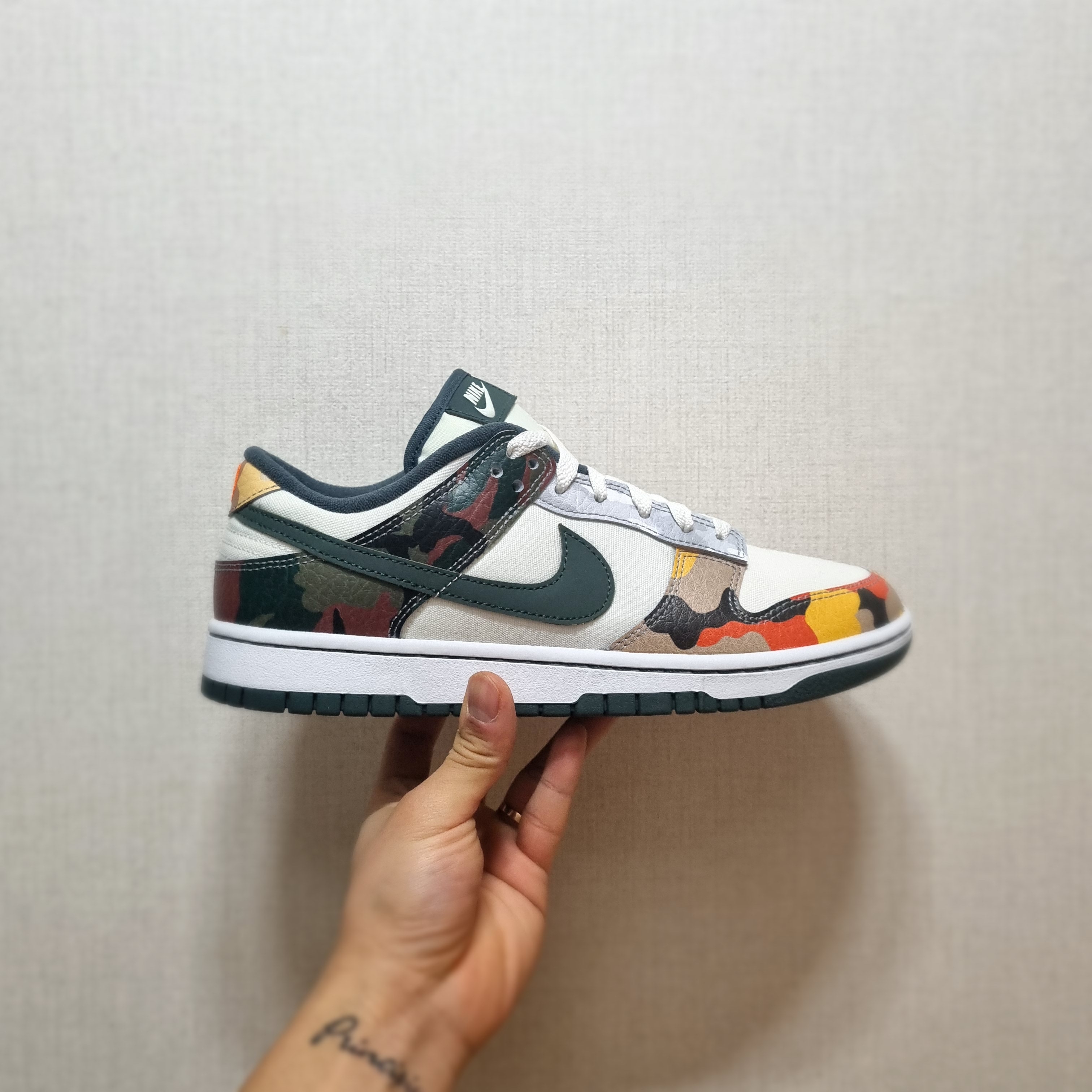 Nike Dunk Low SE Sail Multi Camo 착용 스타일