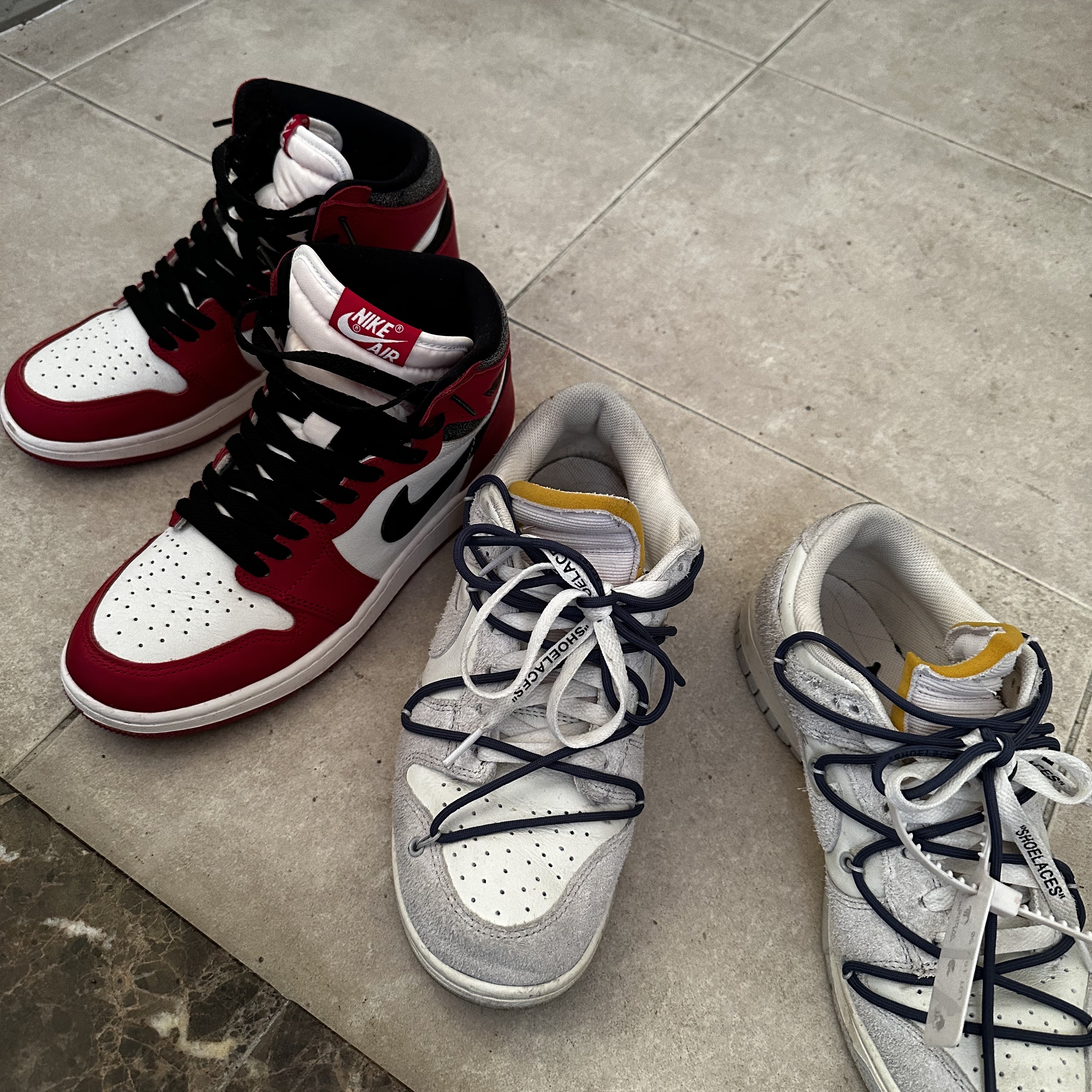Jordan 1 Retro High OG Chicago 2022, Nike x Off-White Dunk Low The 50 - Lot 18 착용 스타일 - 1