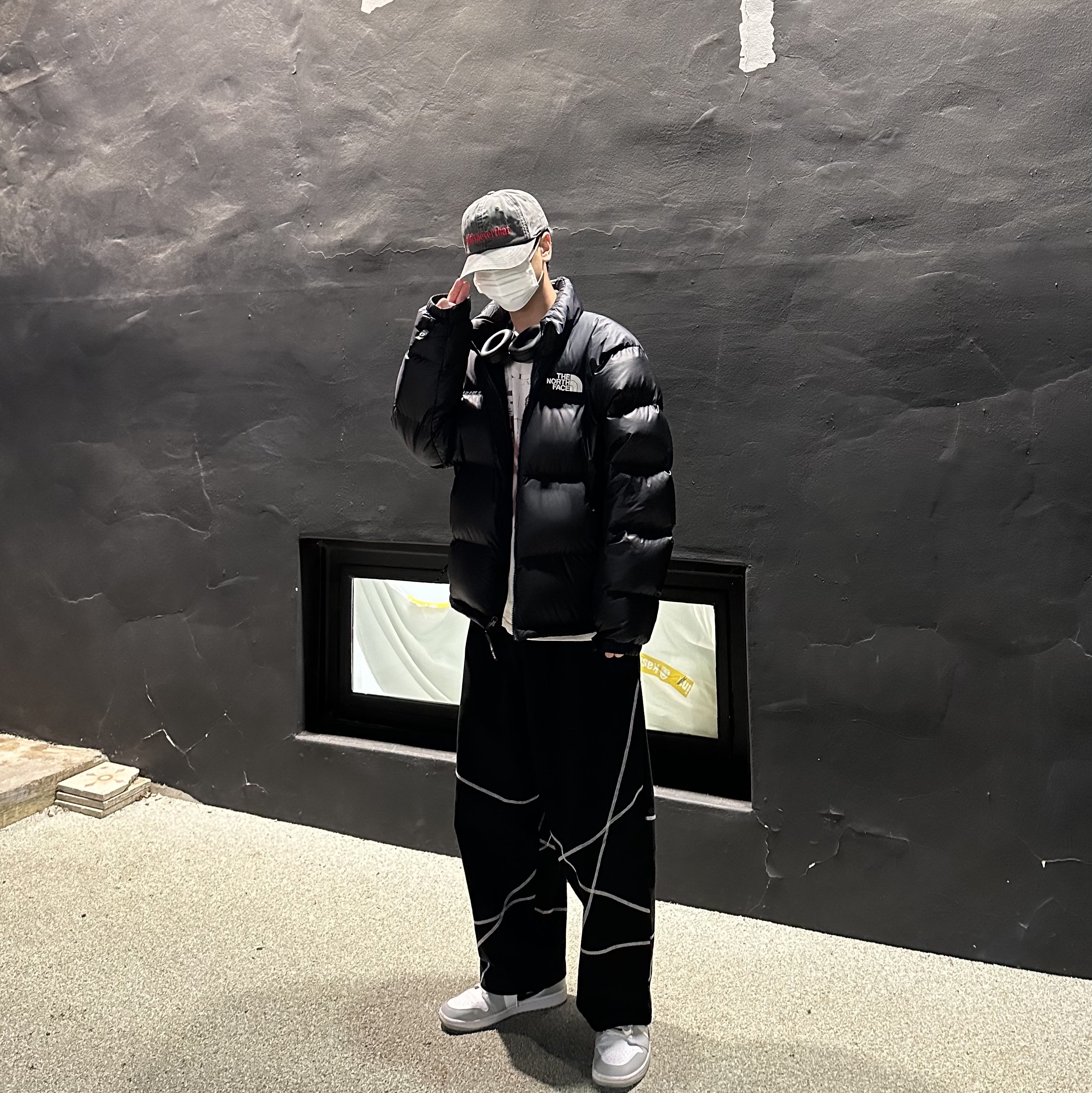 The North Face 1996 Eco Nuptse Jacket Black, Sony WH-1000XM5 Black (Korean Ver.) 착용 스타일