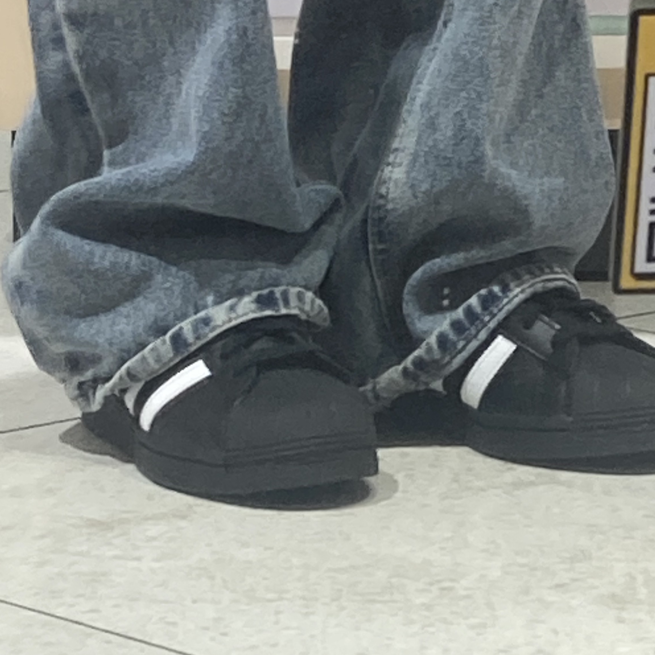 (J) Adidas Superstar Black White 착용 스타일