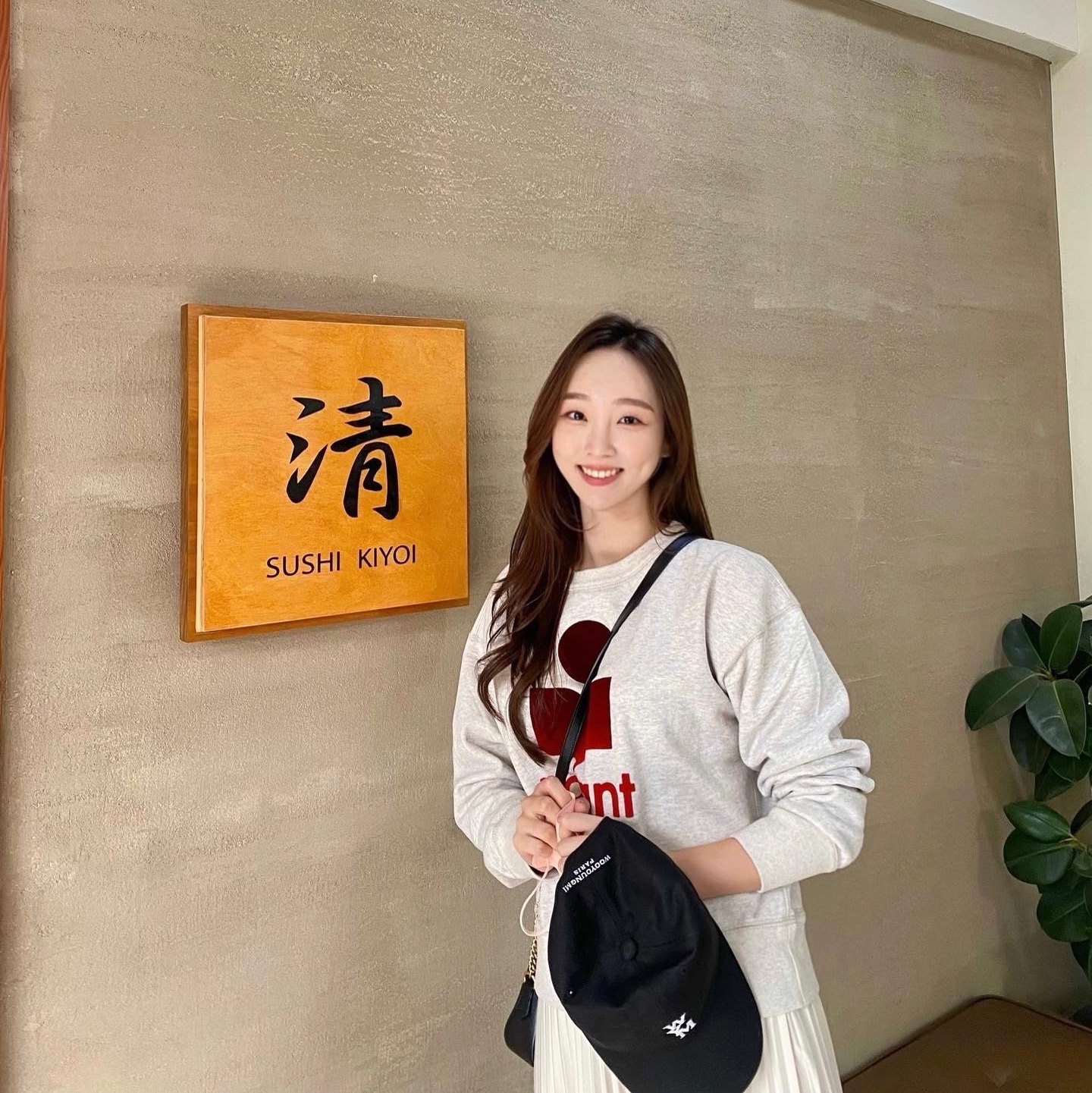 (W) Isabel Marant Mobyli Sweatshirt Ecru - 22SS 착용 스타일