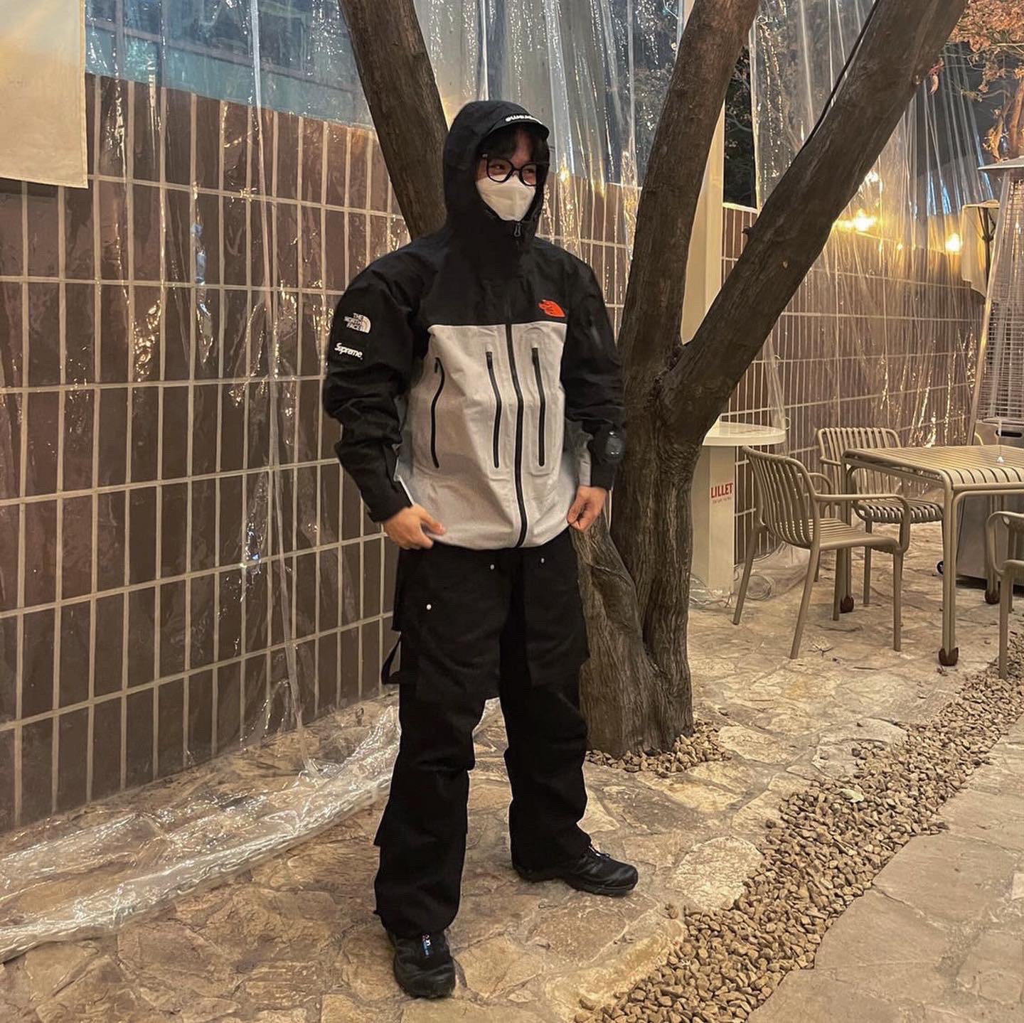 Supreme x The North Face Taped Seam Shell Jacket Grey - 22FW, Salomon XT-6 ADV Black 착용 스타일 - 1