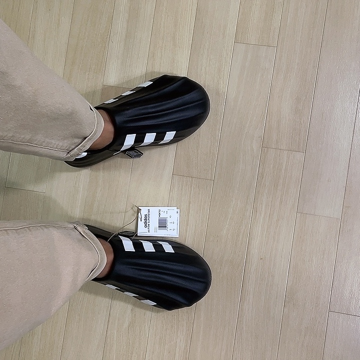 Adidas Adifom Superstar Core Black Cloud White 착용 스타일 - 1