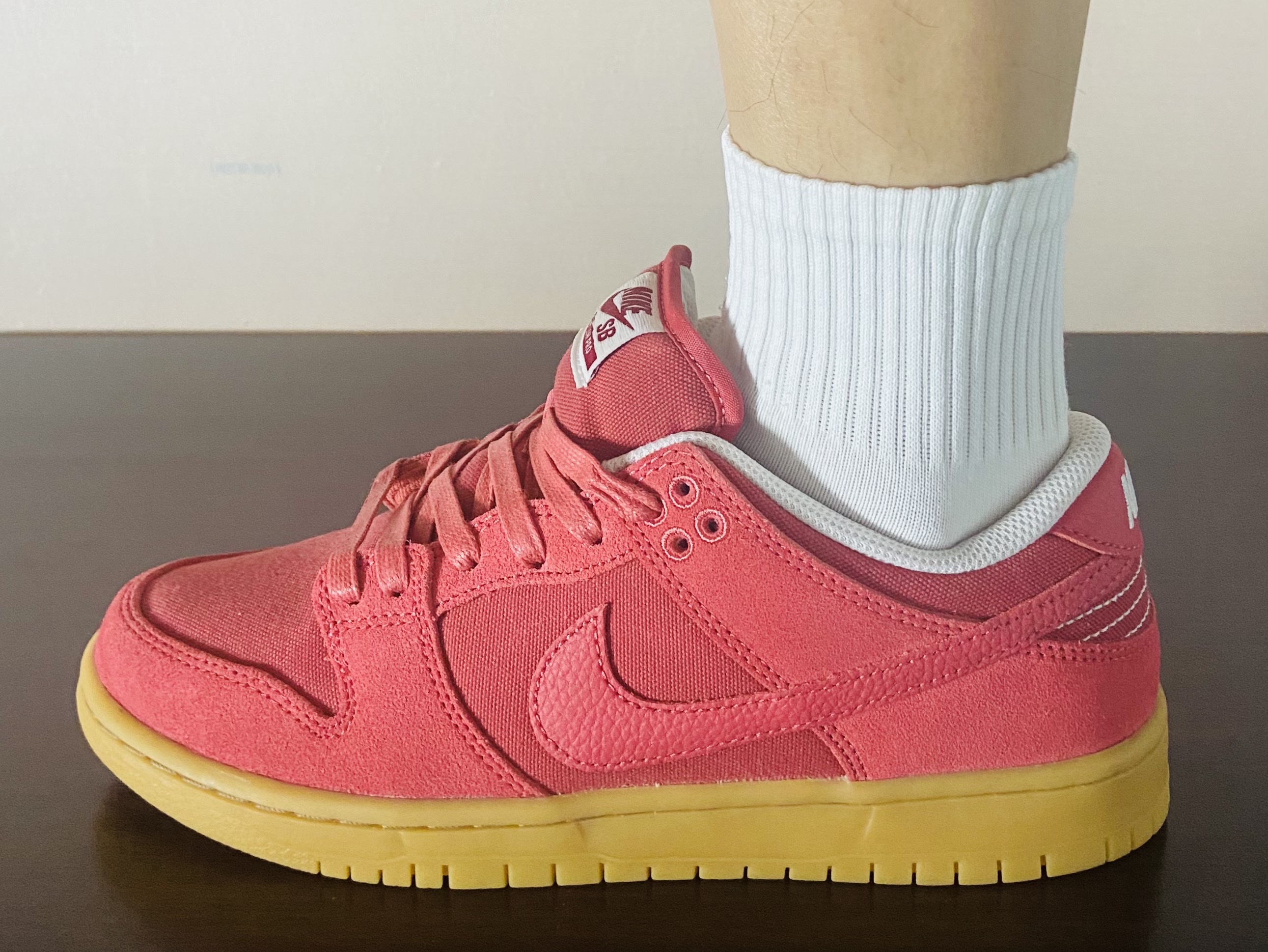 Nike SB Dunk Low Adobe 착용 스타일