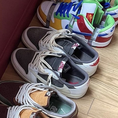 (PS) Jordan 1 x Travis Scott Retro Low OG SP Sail and Ridgerock 착용 스타일