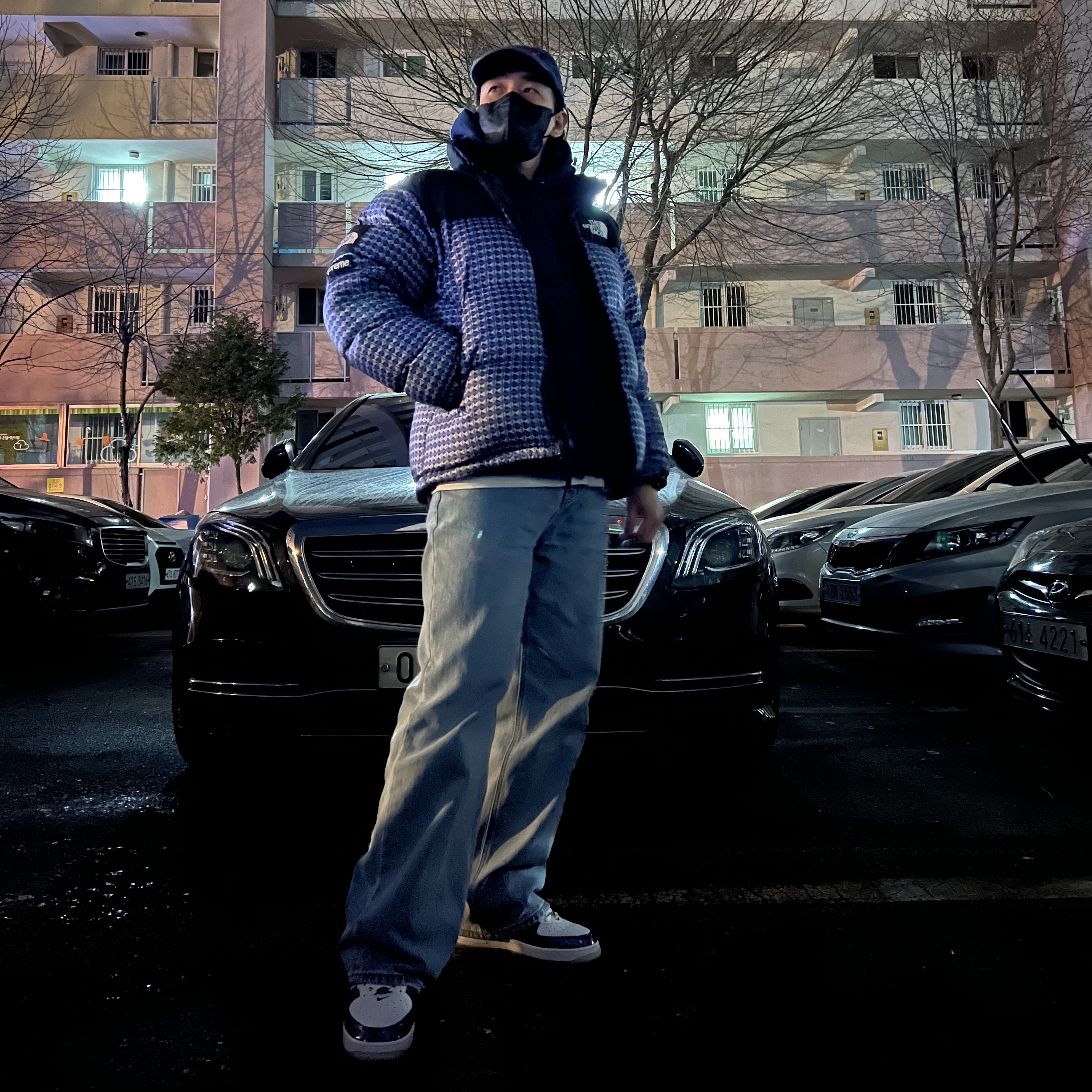 Supreme Washed Chino Twill Camp Cap Denim - 21SS, Supreme x The North Face Studded Nuptse Jacket Royal - 21SS 착용 스타일