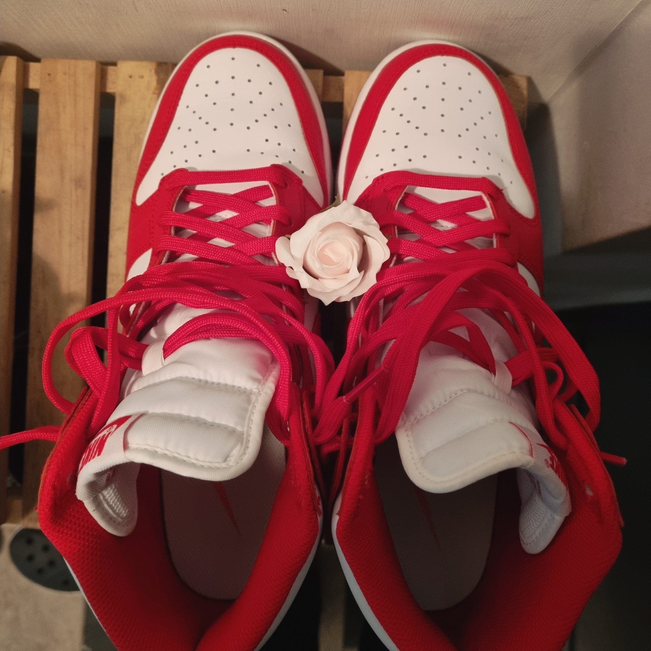Nike Dunk High Retro Championship White and Red 착용 스타일