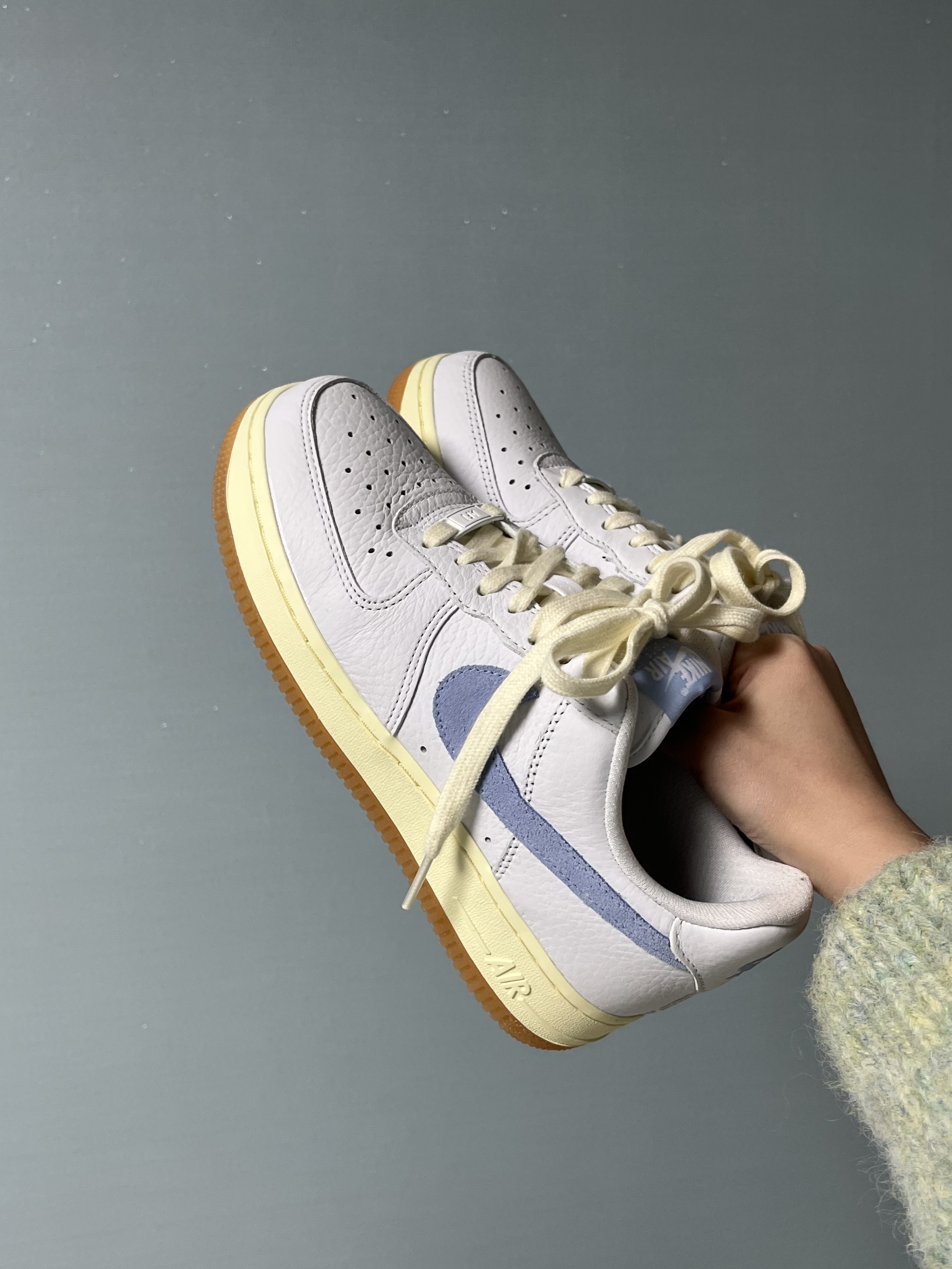 (W) Nike Air Force 1 '07 White Alabaster 착용 스타일 - 1