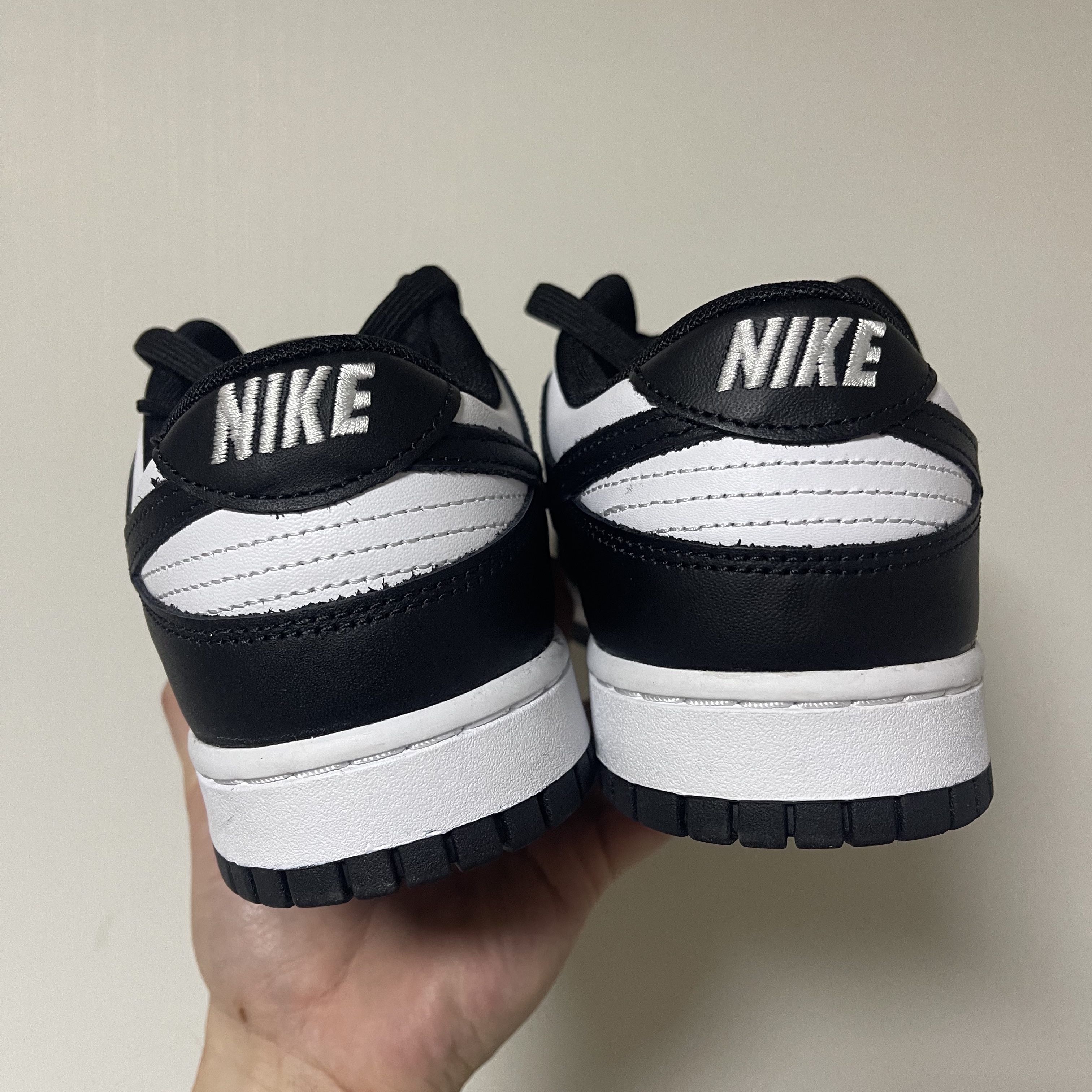 Nike Dunk Low Retro Black 착용 스타일 - 4