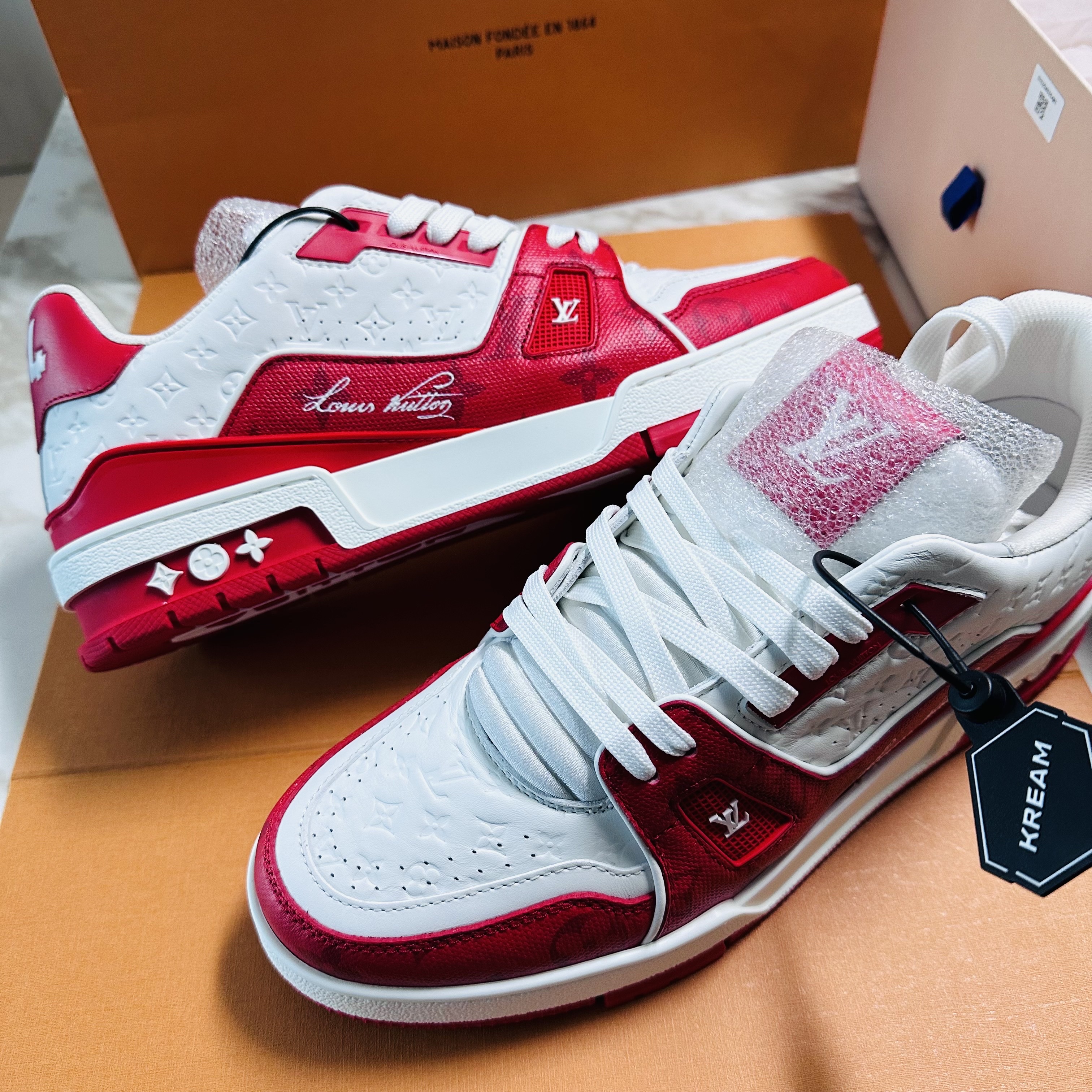 Louis Vuitton LV Trainer Sneakers Red 착용 스타일
