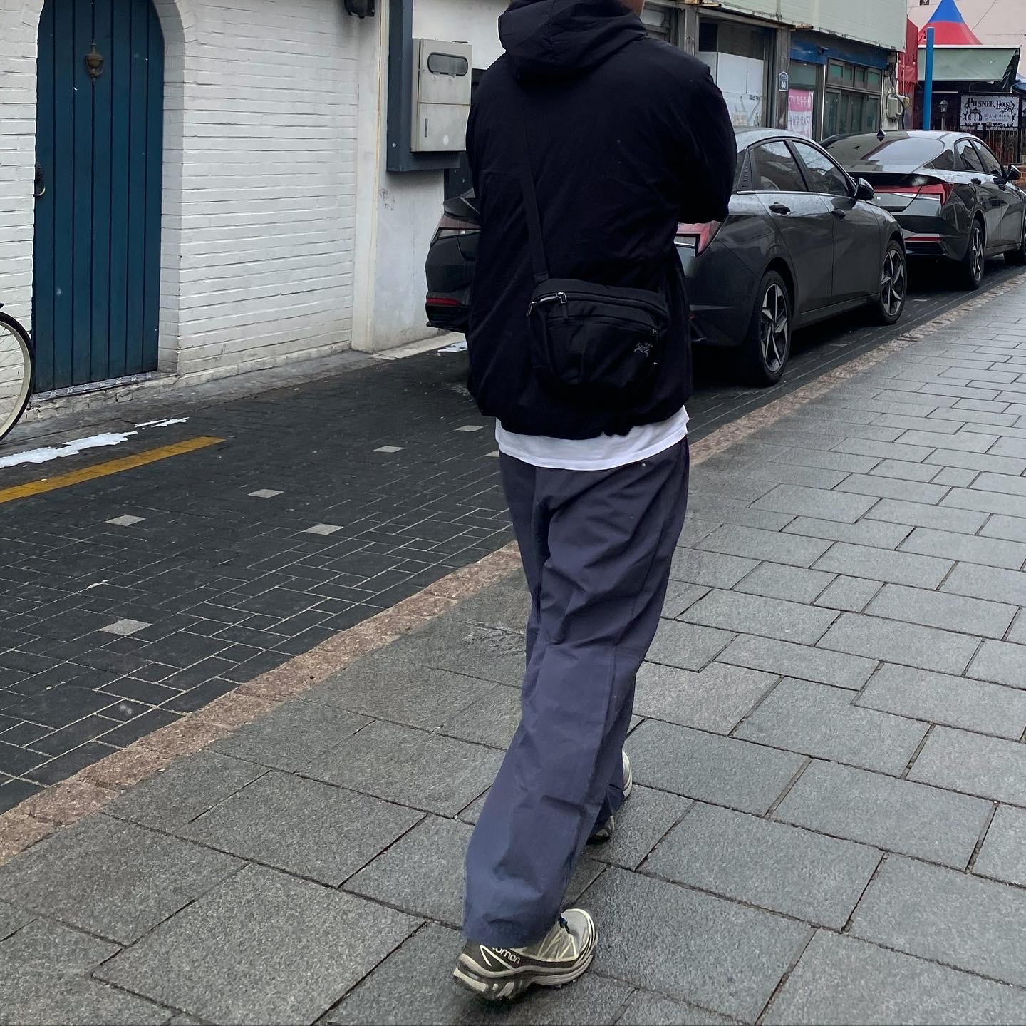 Salomon XT-6 Gore-Tex Vintage Khaki, Arc'teryx Mantis 2 Waistpack Black 착용 스타일