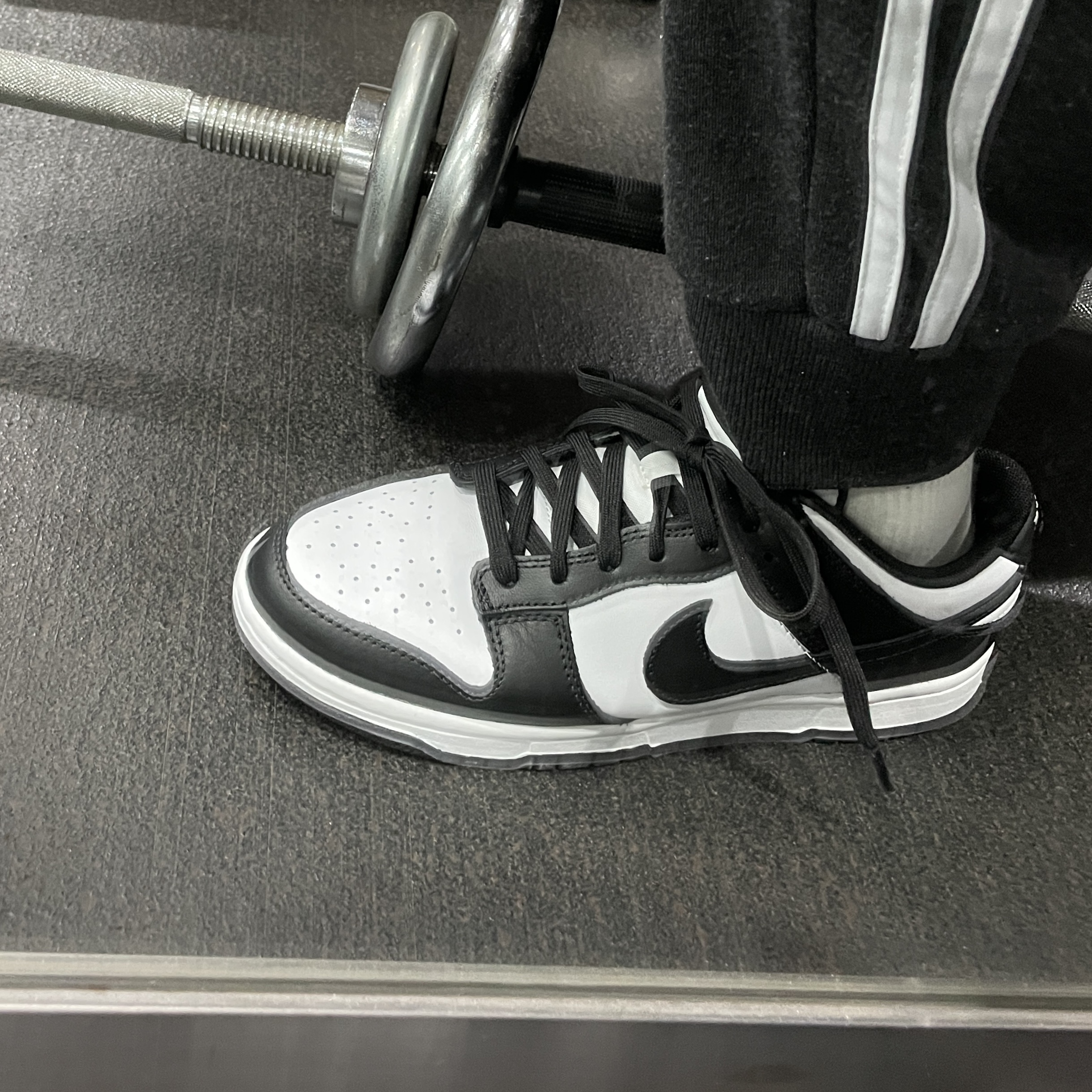 Nike Dunk Low Retro Black 착용 스타일