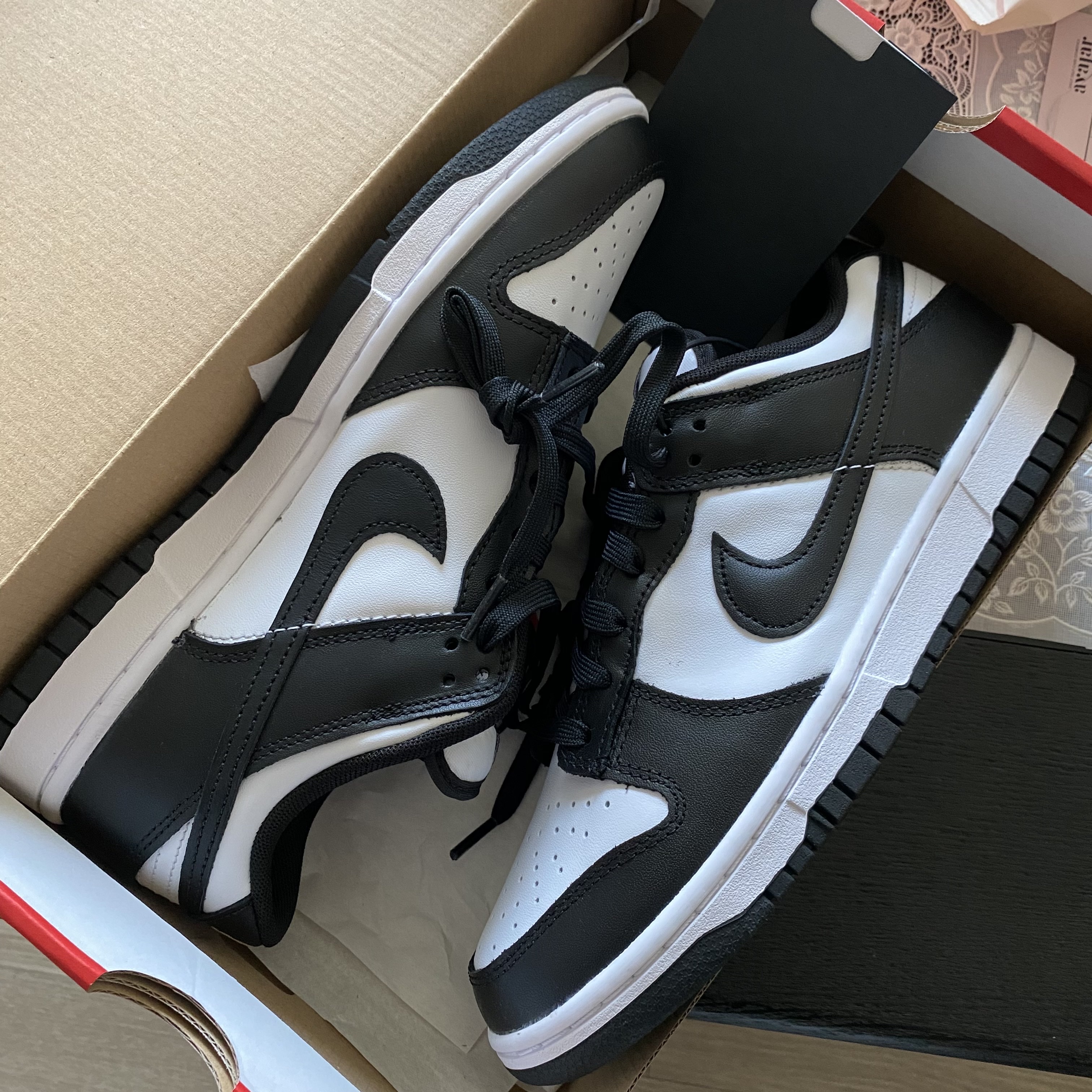 Nike Dunk Low Retro Black 착용 스타일 - 2