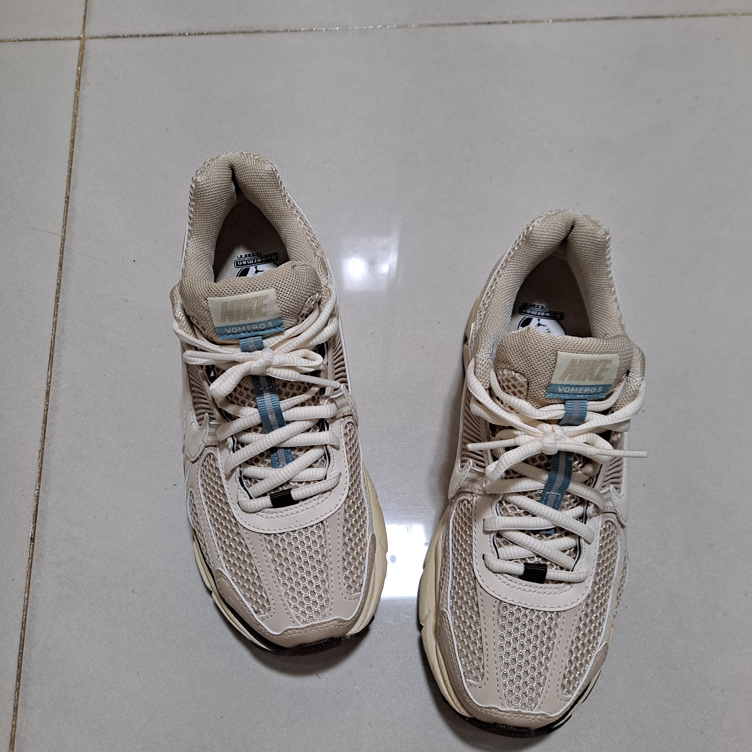 (W) Nike Zoom Vomero 5 Oatmeal 착용 스타일