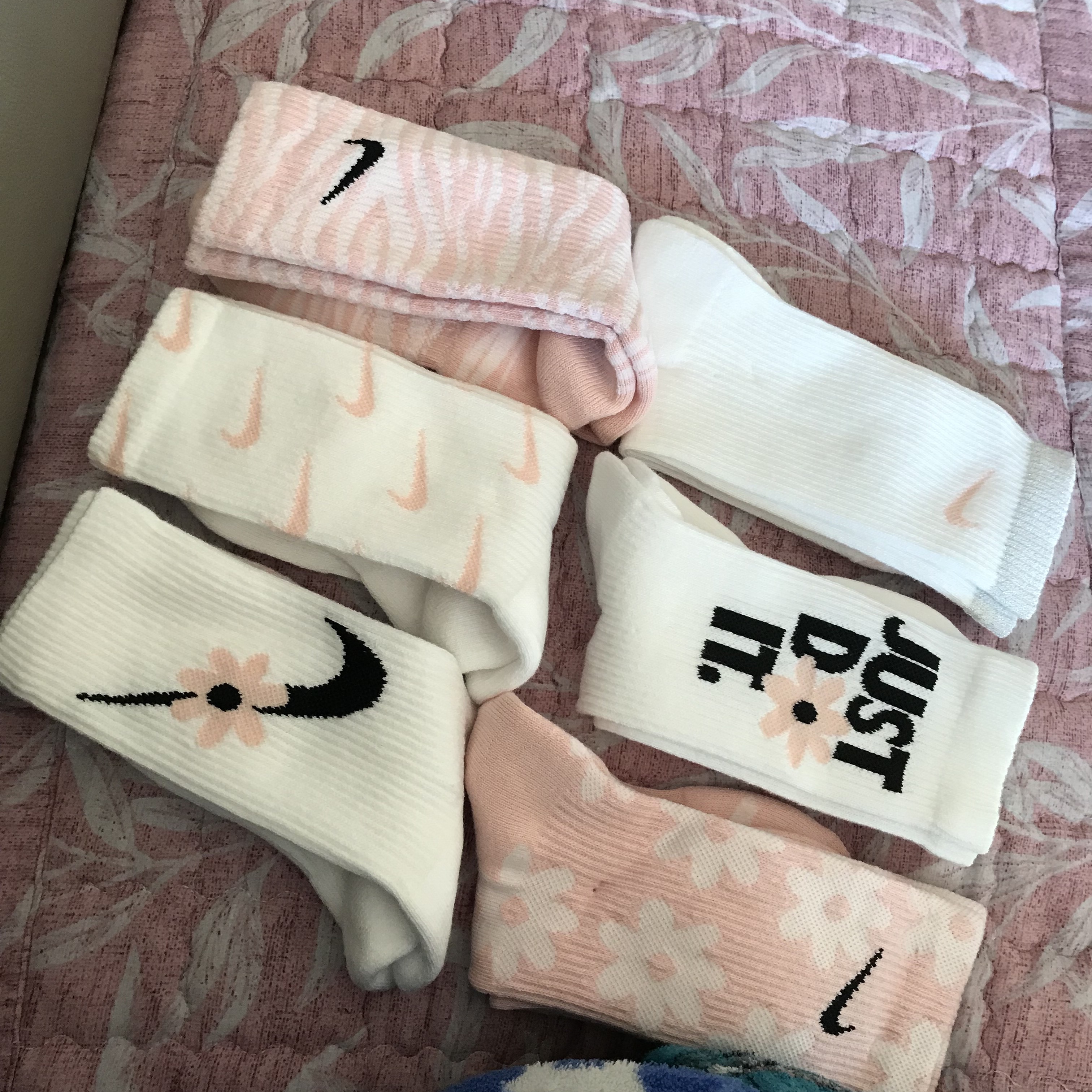 (Kids) Nike Everyday Plus Socks Pink White (6 Pack/Korean Ver.) 착용 스타일