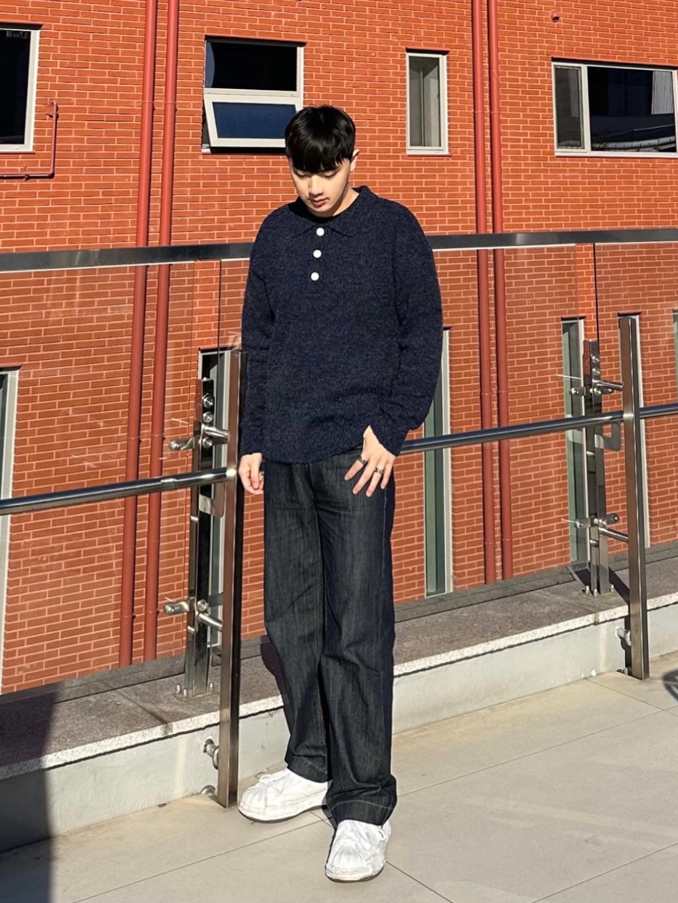 Maison Mihara Yasuhiro Blakey OG Sole Canvas Low-top Sneakers White 착용 스타일 - 1