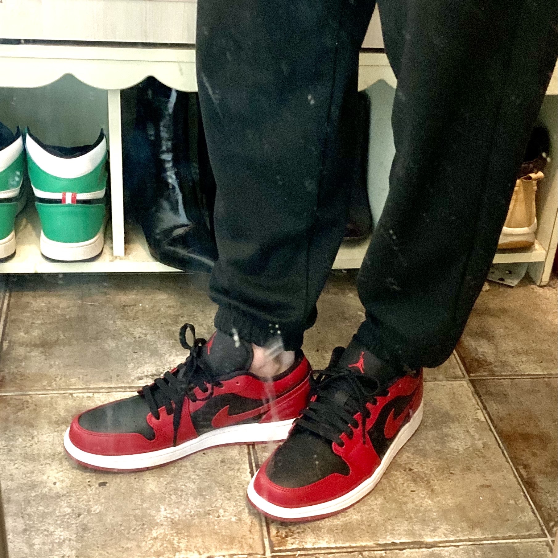 Jordan 1 Low Varsity Red 착용 스타일