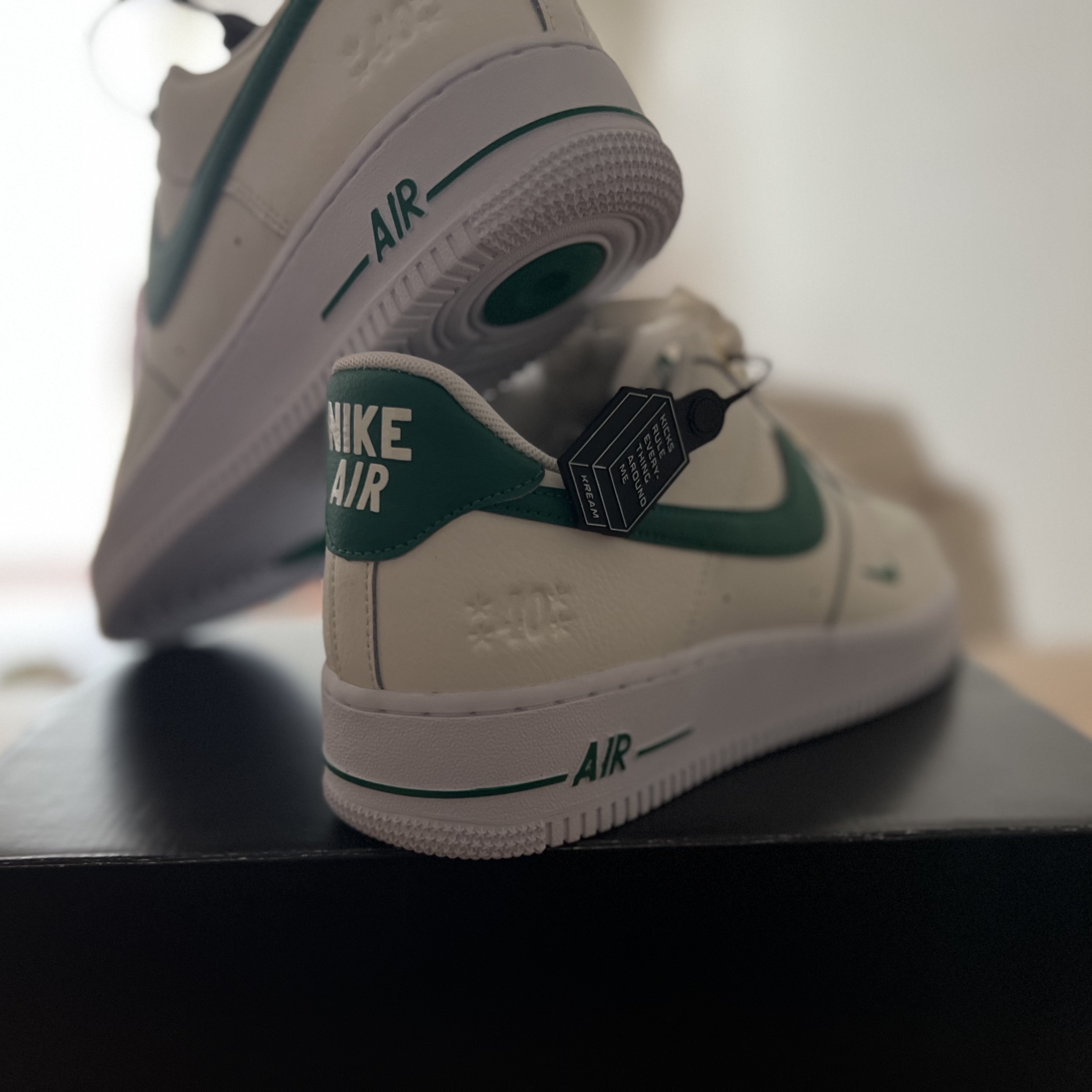 Nike Air Force 1 '07 LV8 40th Anniversary Join Forces Sail Malachite 착용 스타일 - 2