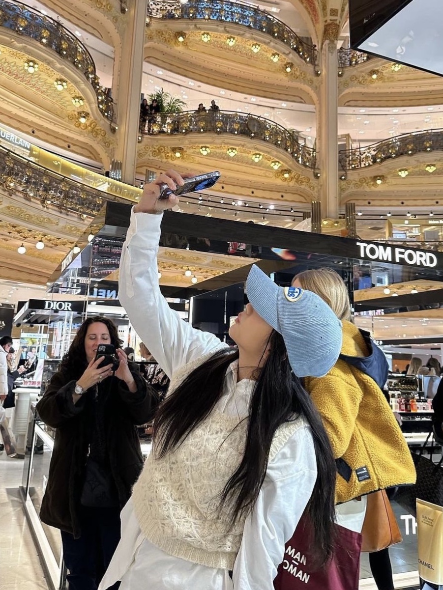 get shopping with me🛍️님의 스타일 - 2